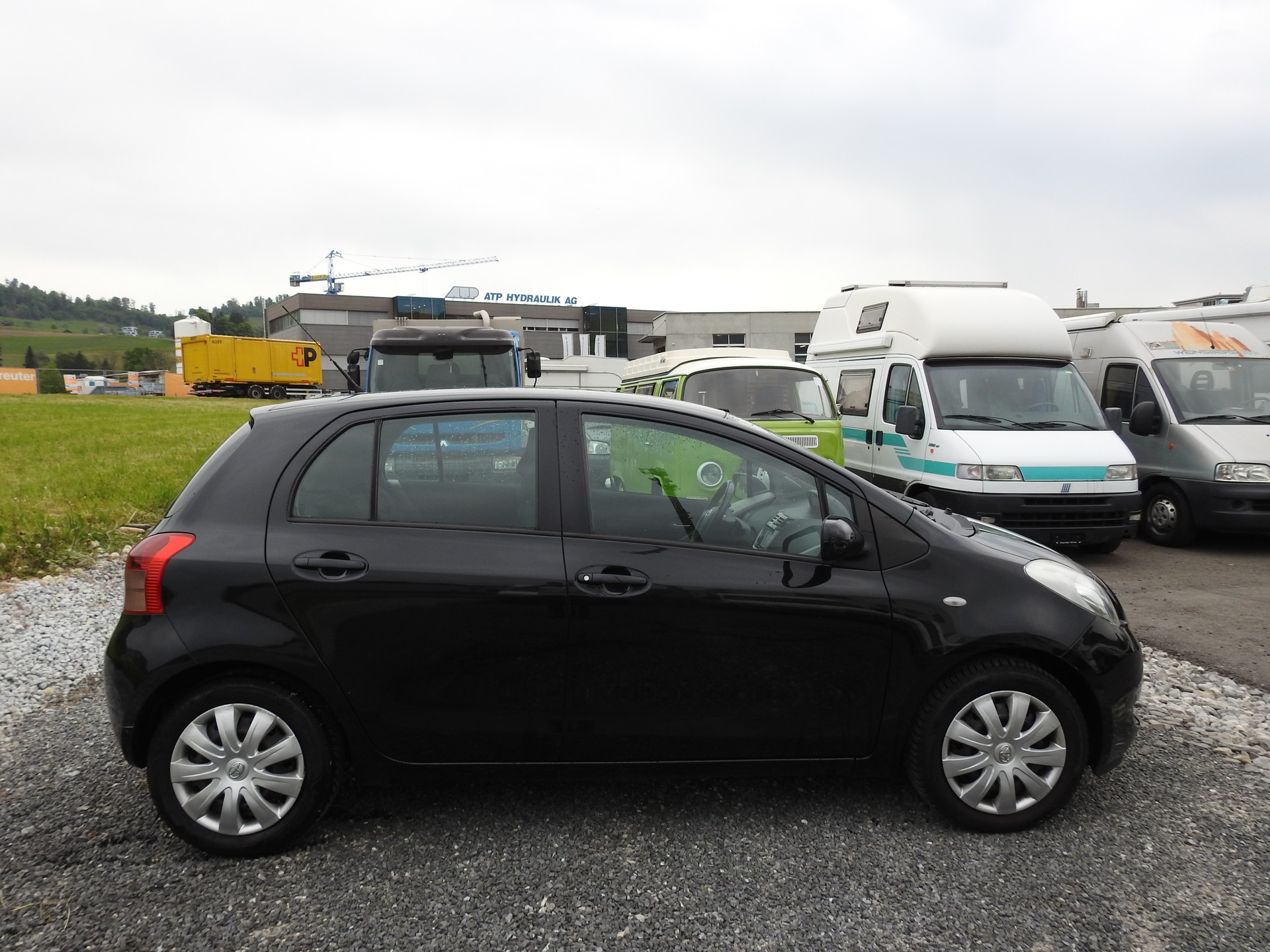 TOYOTA Yaris 1.3 City-image-7