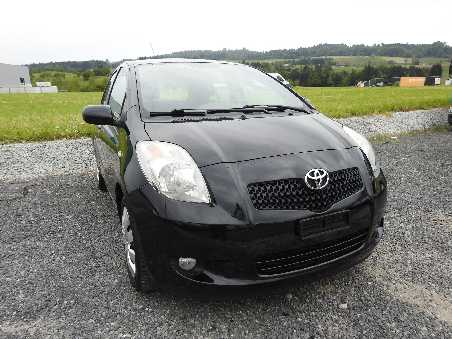 TOYOTA Yaris 1.3 City-image-8
