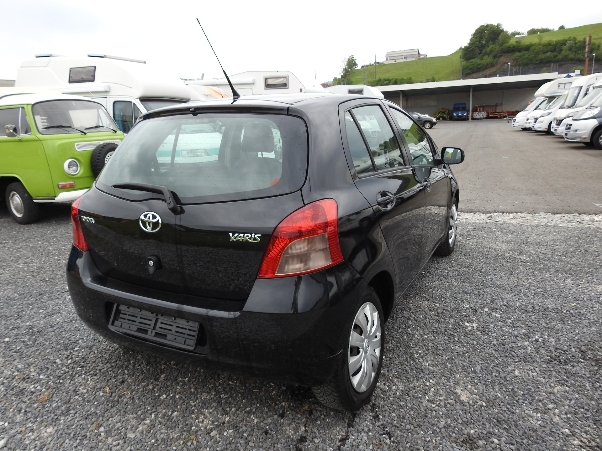 TOYOTA Yaris 1.3 City-image-6