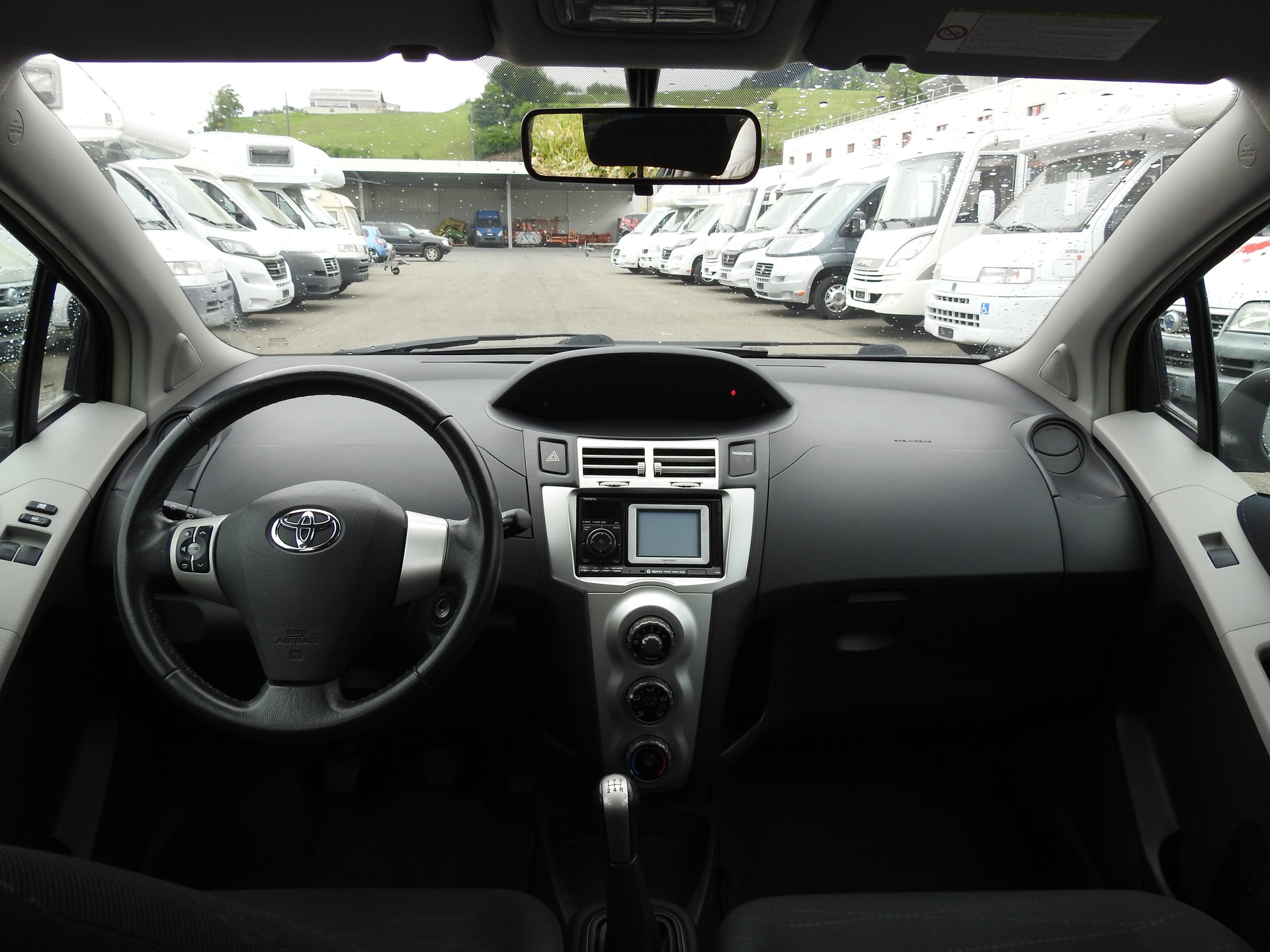 TOYOTA Yaris 1.3 City-image-16
