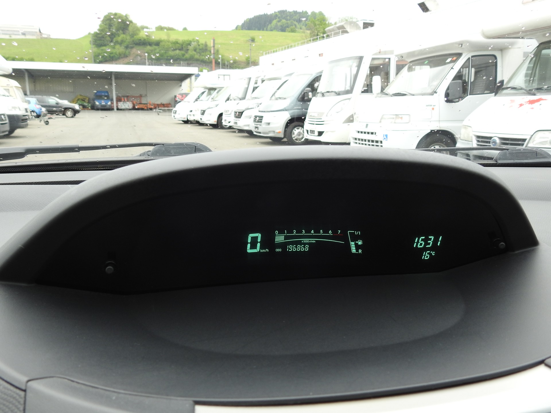 TOYOTA Yaris 1.3 City-image-25