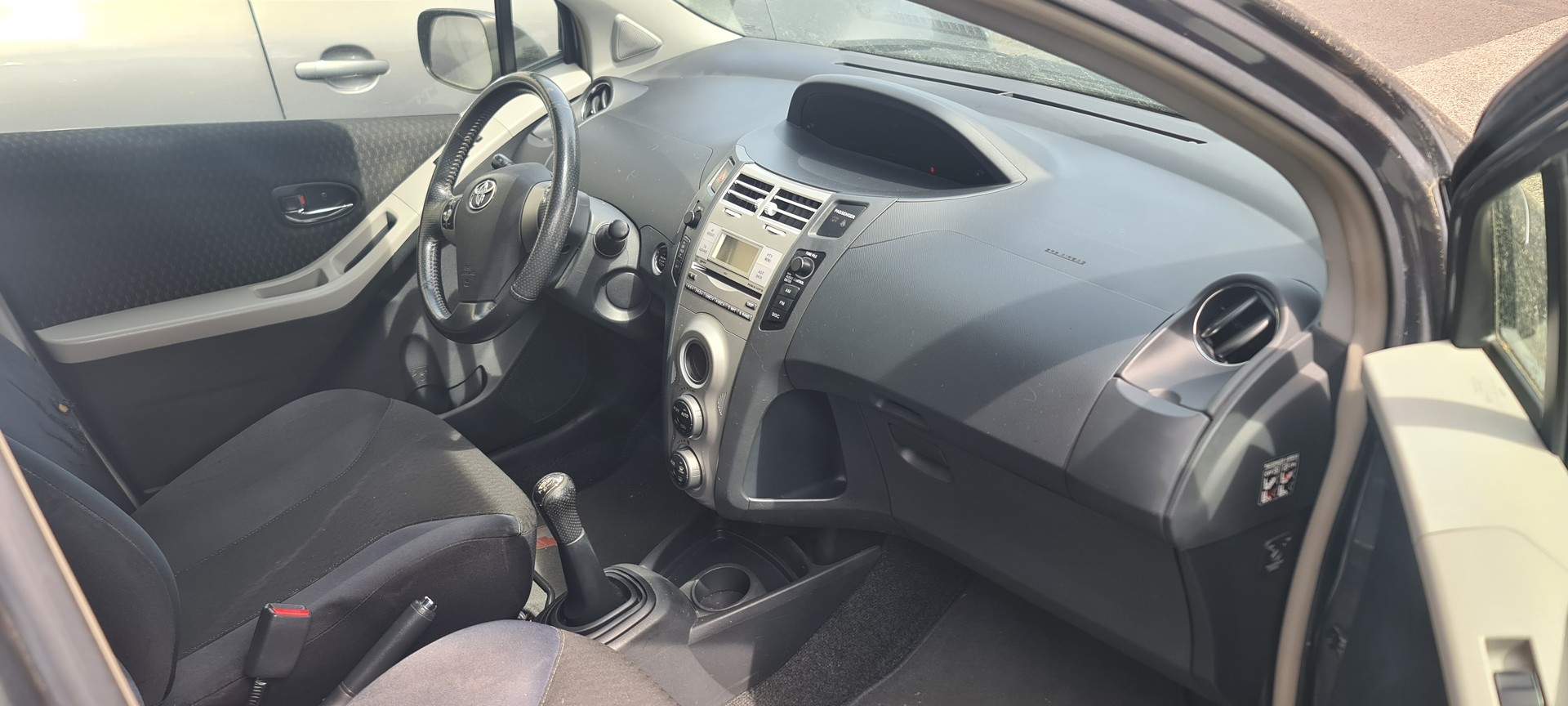 TOYOTA Yaris 1.8 TS-image-8