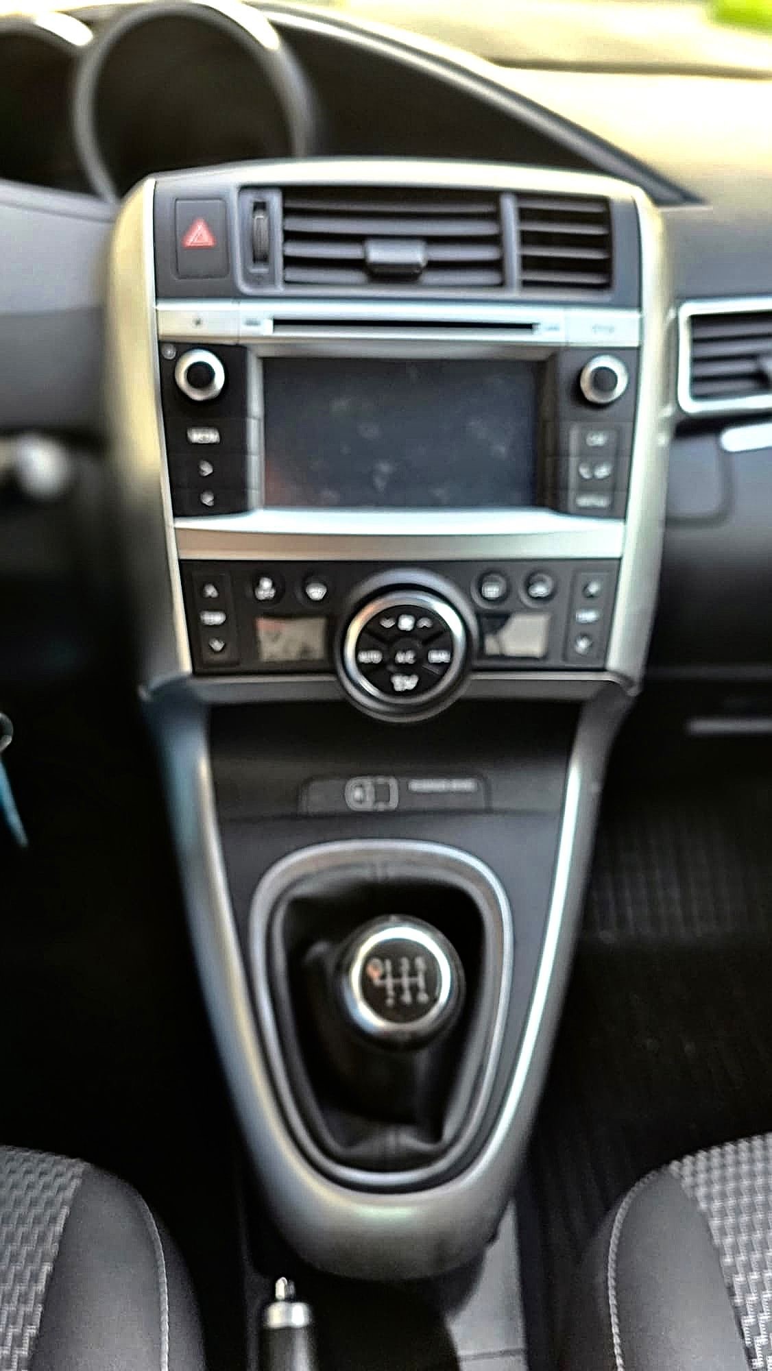 TOYOTA Verso 1.6 D-4D Trend-image-10