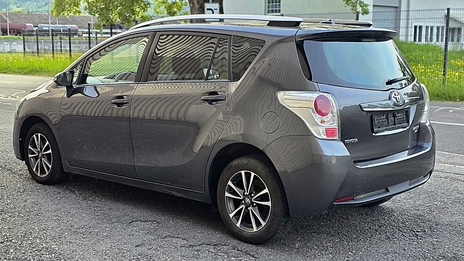 TOYOTA Verso 1.6 D-4D Trend-image-3