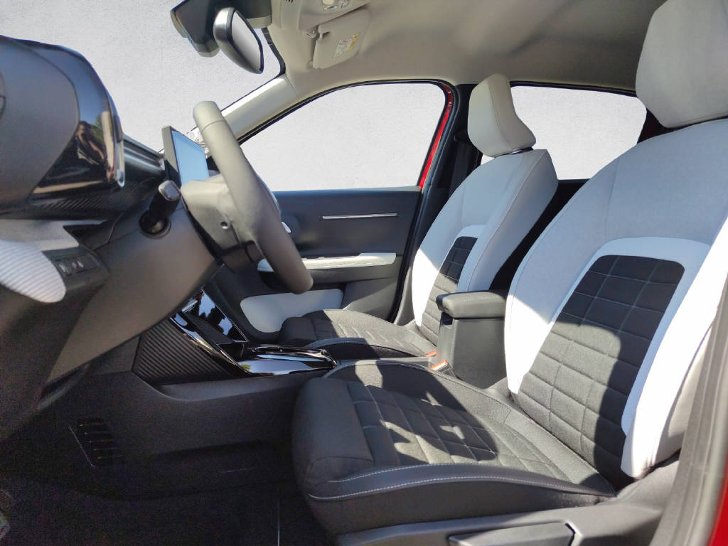 CITROEN C3 1.2 Hybrid Edition Tricolore-image-9