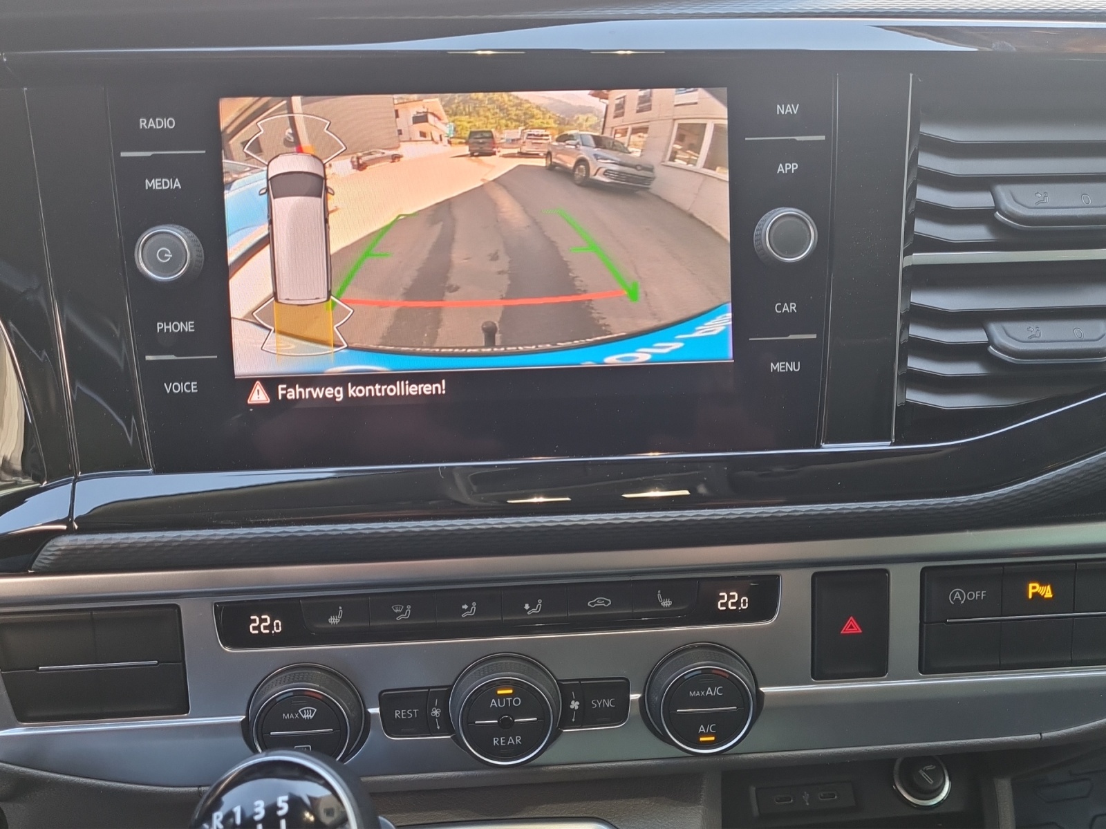 VW T6.1 California 2.0 TDI Beach Liberty Spirit-image-10