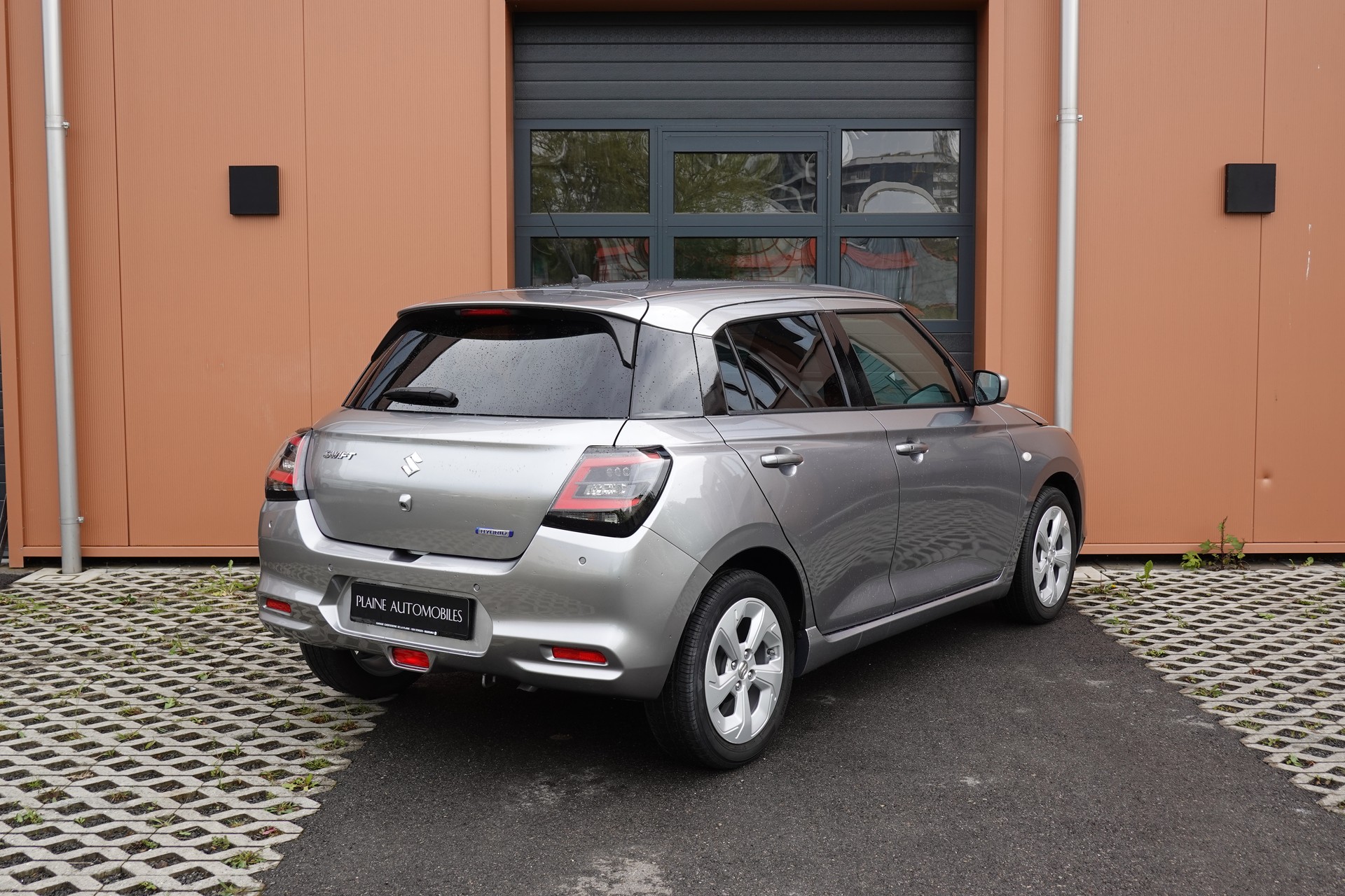 SUZUKI Swift 1.2 Compact+ Hybrid CVT * Tempomat Adapt. * Caméra de recul * Sièges chauffants * Apple Car Play * Aides Conduites"-image-7