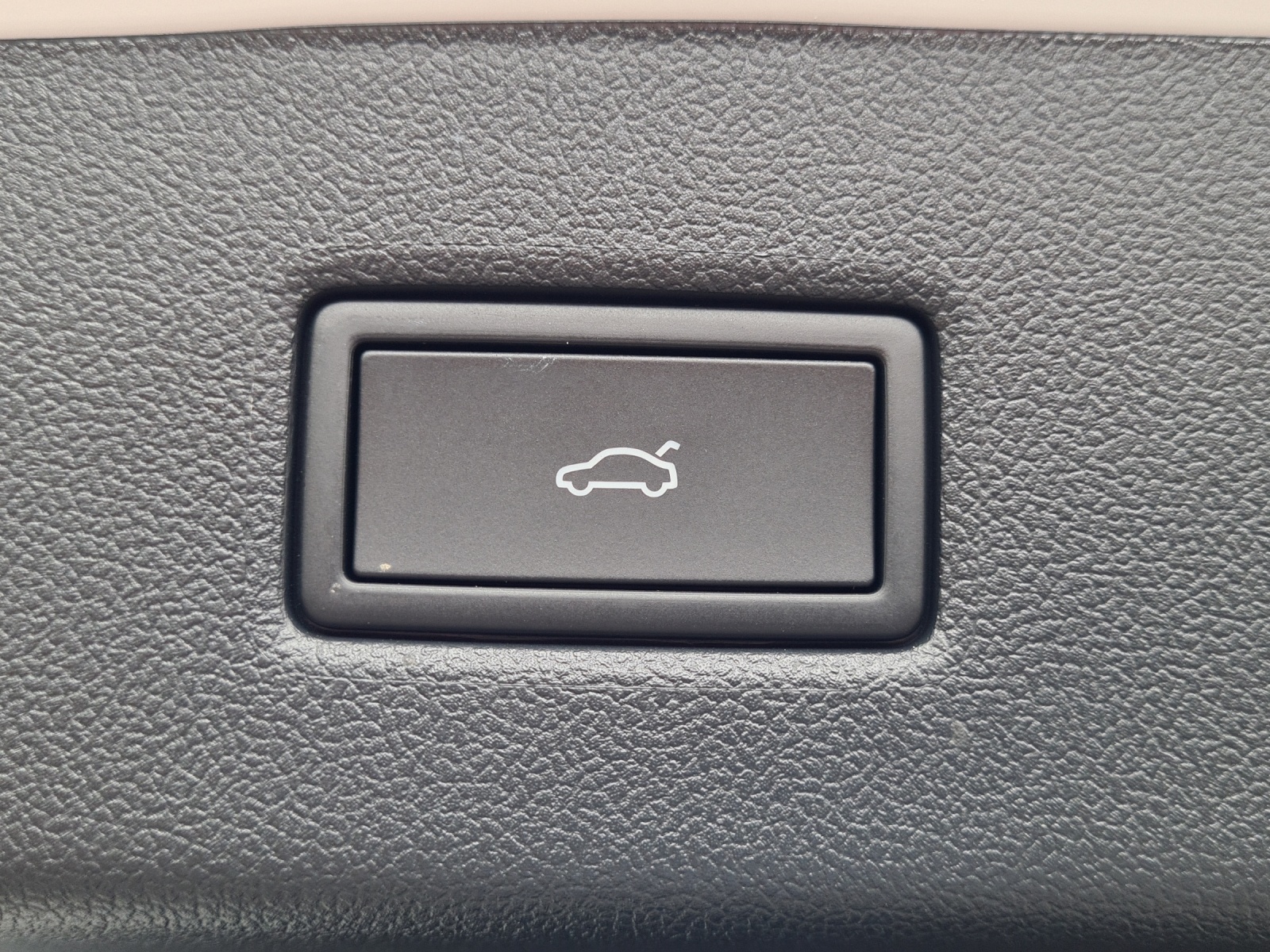 FORD Explorer Extended Range (79 kWh) Premium 4x4 AUTOMAT-image-15