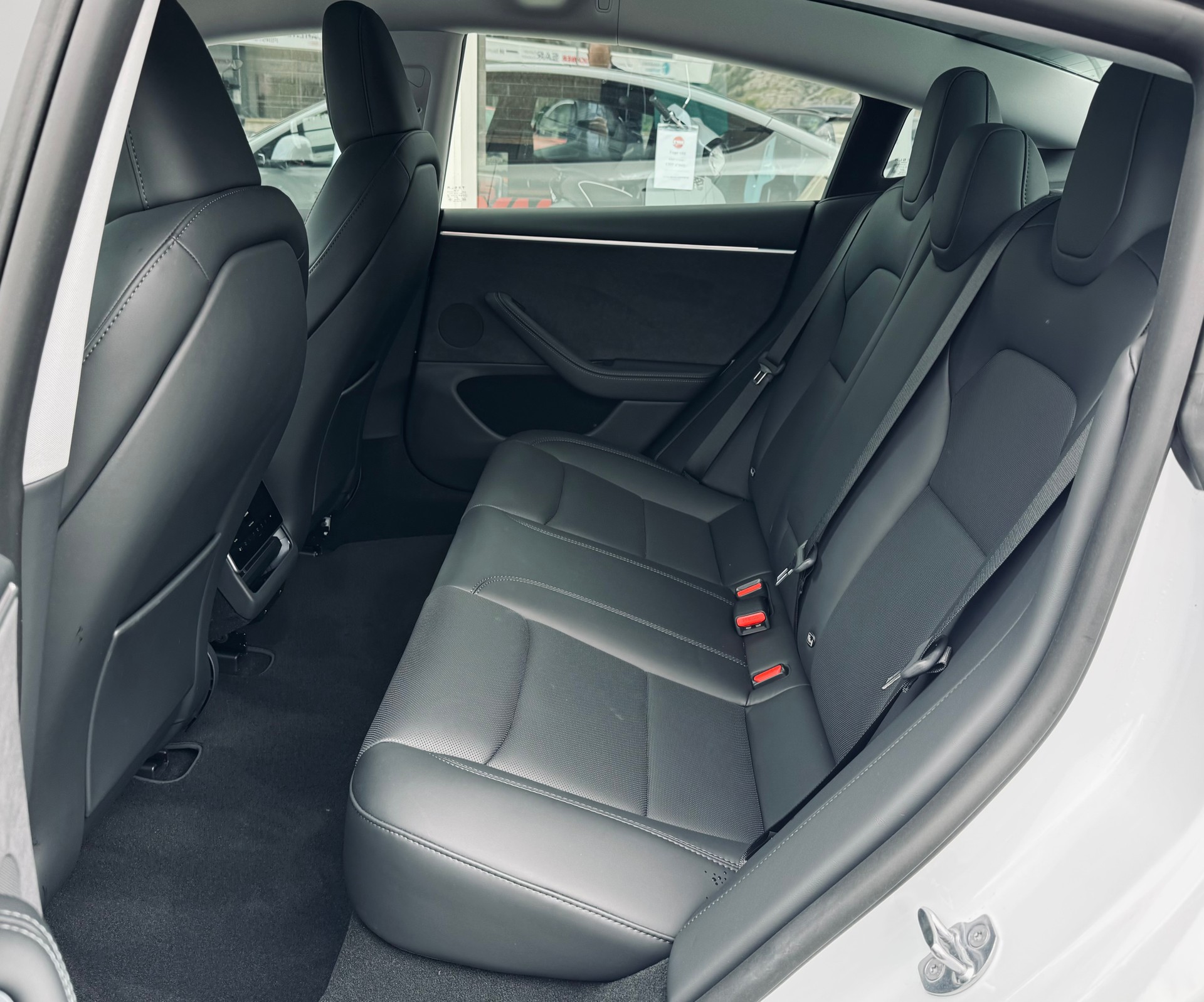TESLA Model 3 Long Range Dual Motor AWD-image-9
