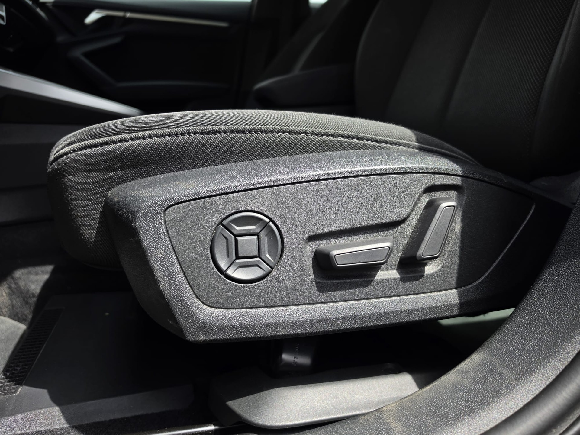 AUDI A3 Sportback 35 TFSI advanced Attraction S-tronic-image-12