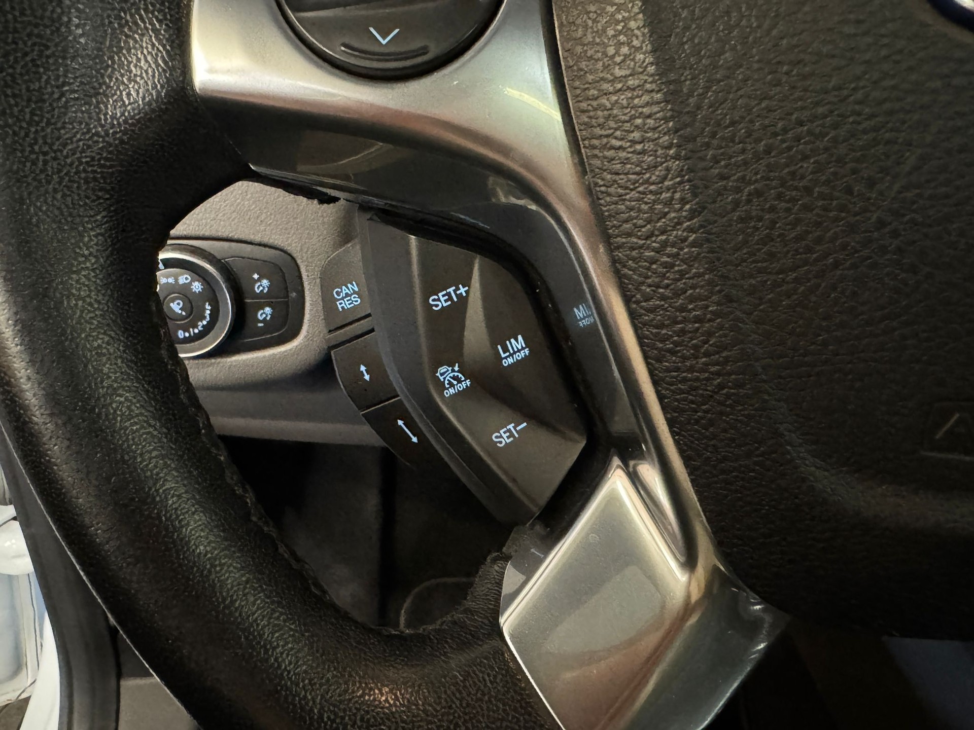 FORD Grand Tourneo Connect 1.5 EcoBlue Titanium Automat-image-10