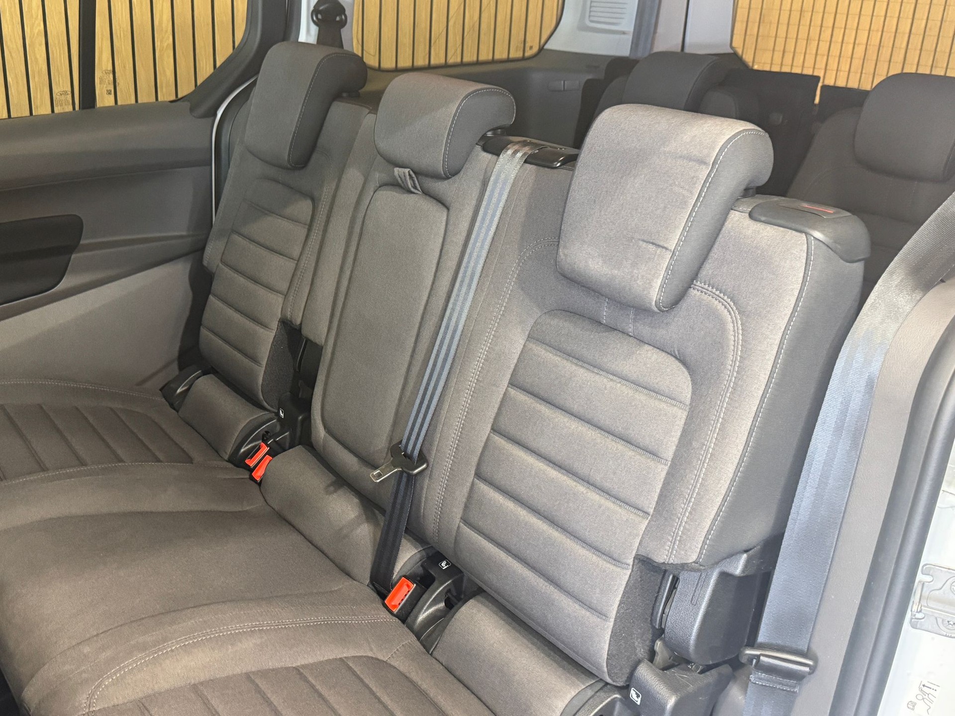 FORD Grand Tourneo Connect 1.5 EcoBlue Titanium Automat-image-21