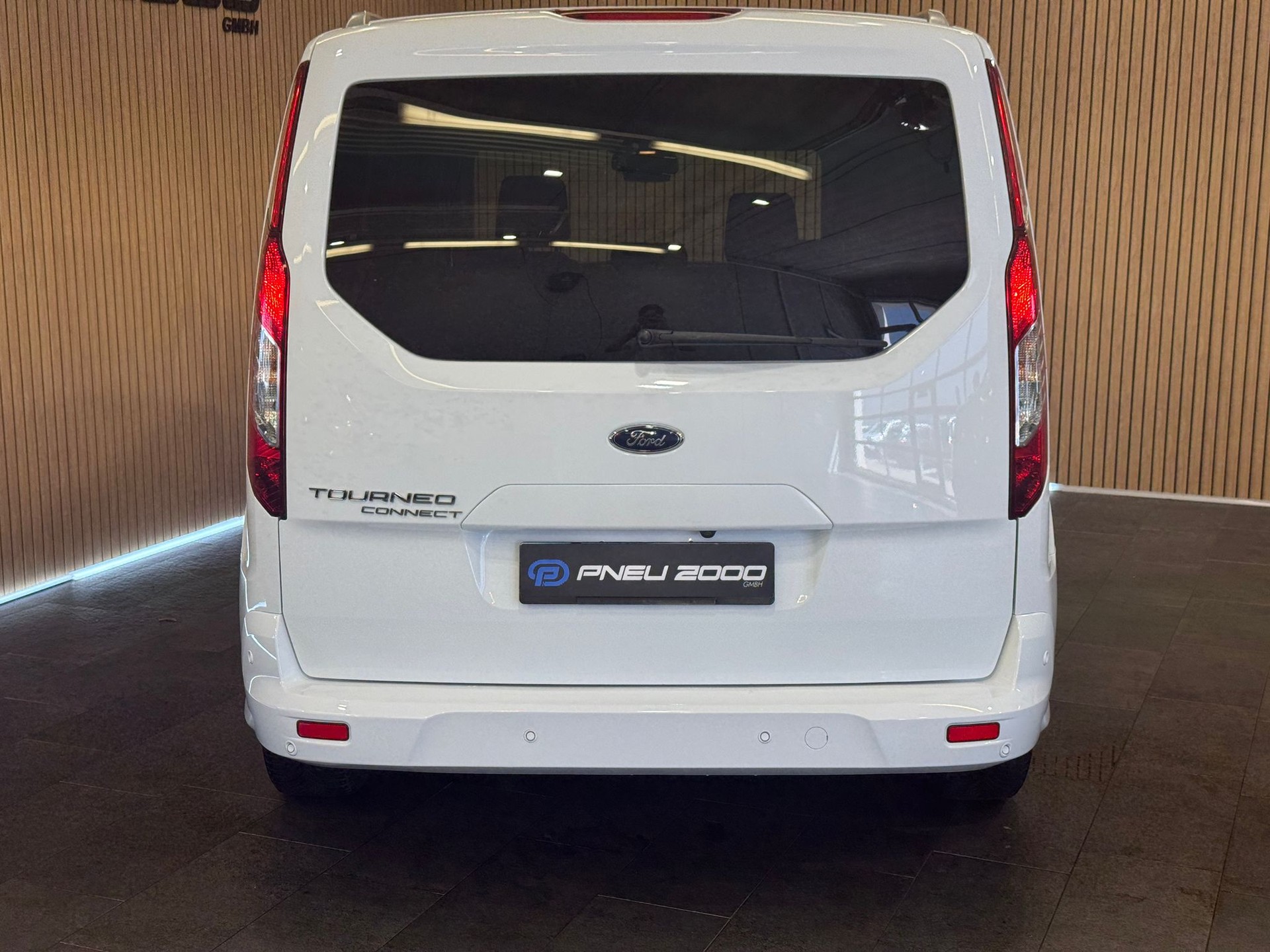 FORD Grand Tourneo Connect 1.5 EcoBlue Titanium Automat-image-5