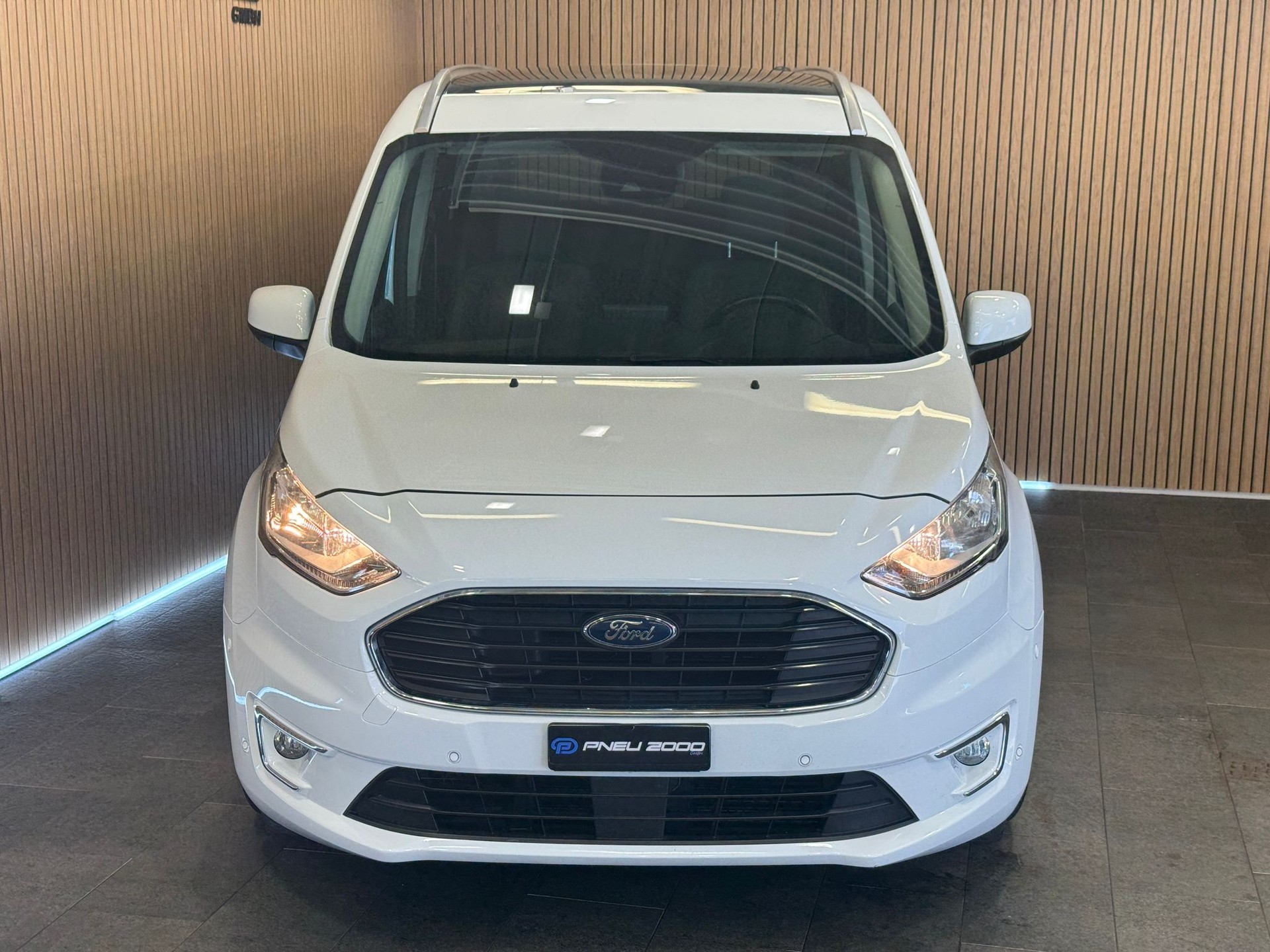 FORD Grand Tourneo Connect 1.5 EcoBlue Titanium Automat-image-1