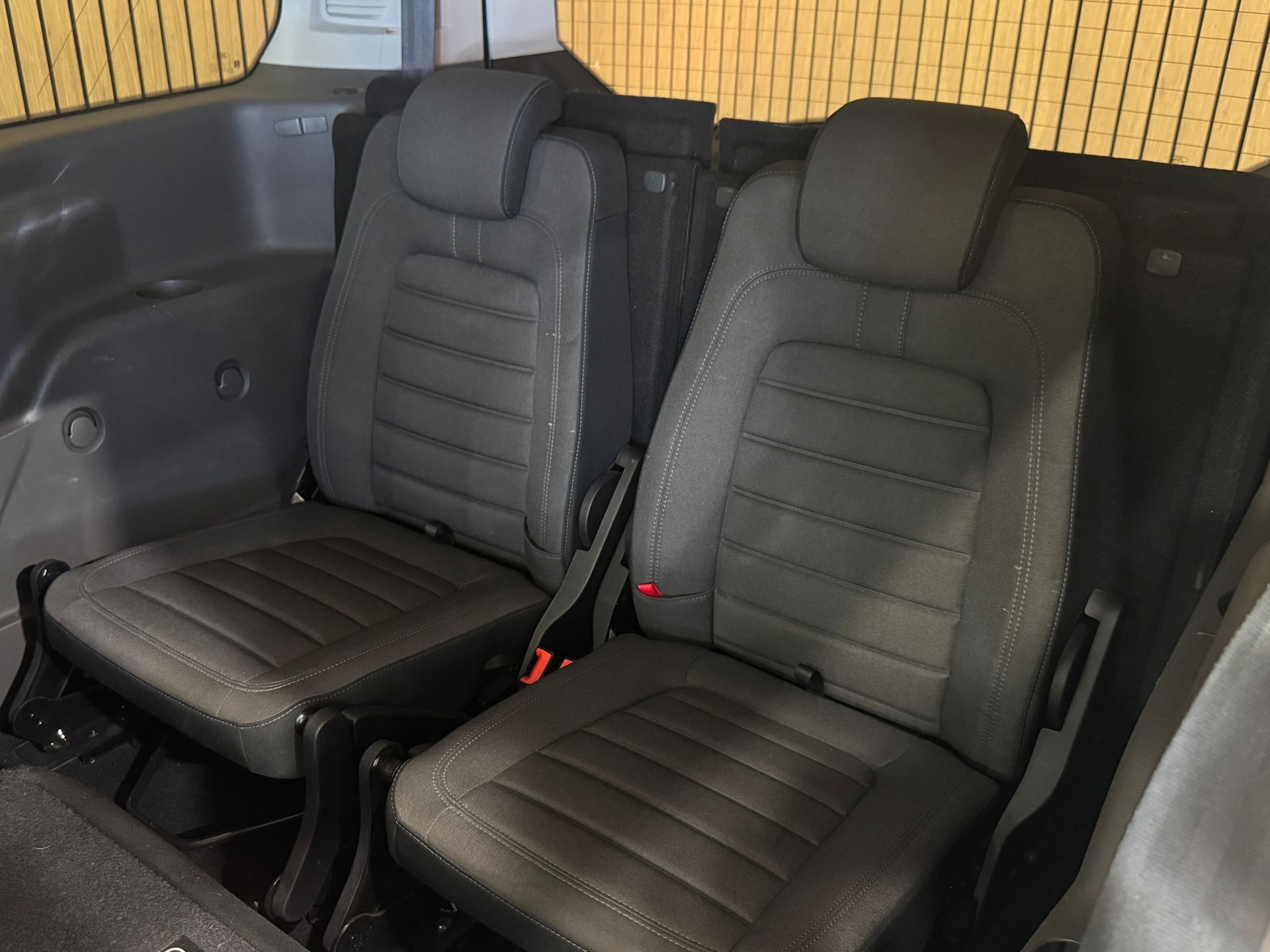 FORD Grand Tourneo Connect 1.5 EcoBlue Titanium Automat-image-22