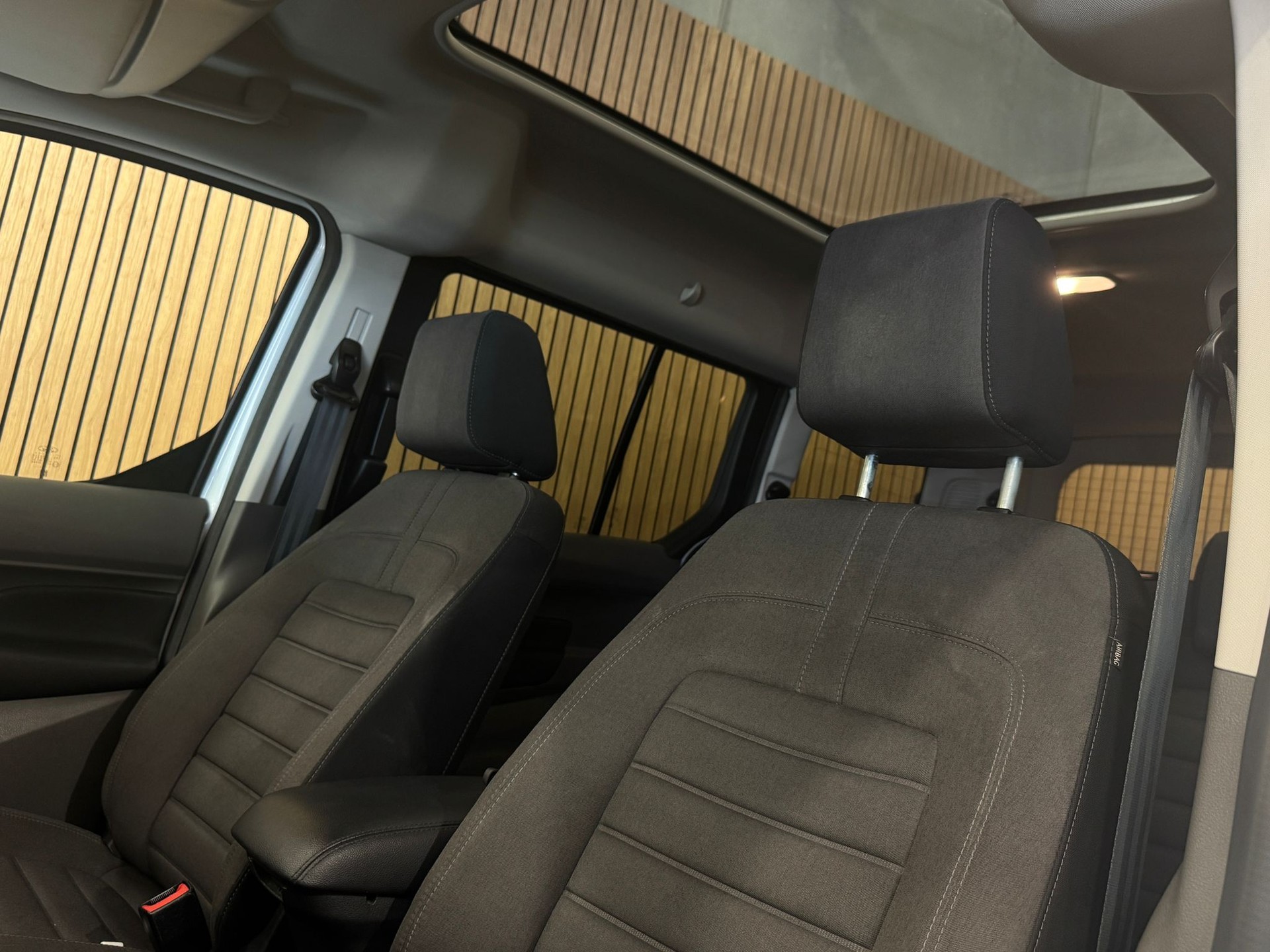 FORD Grand Tourneo Connect 1.5 EcoBlue Titanium Automat-image-20