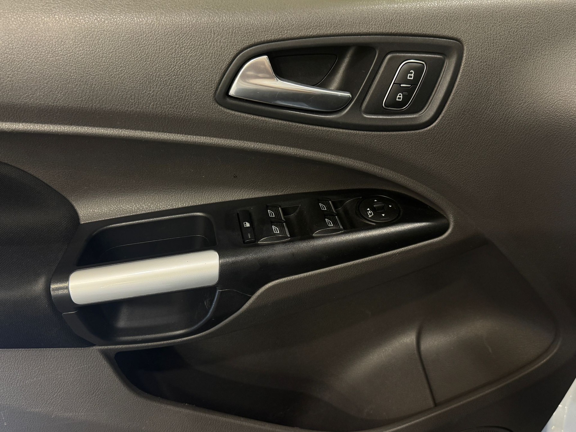 FORD Grand Tourneo Connect 1.5 EcoBlue Titanium Automat-image-7
