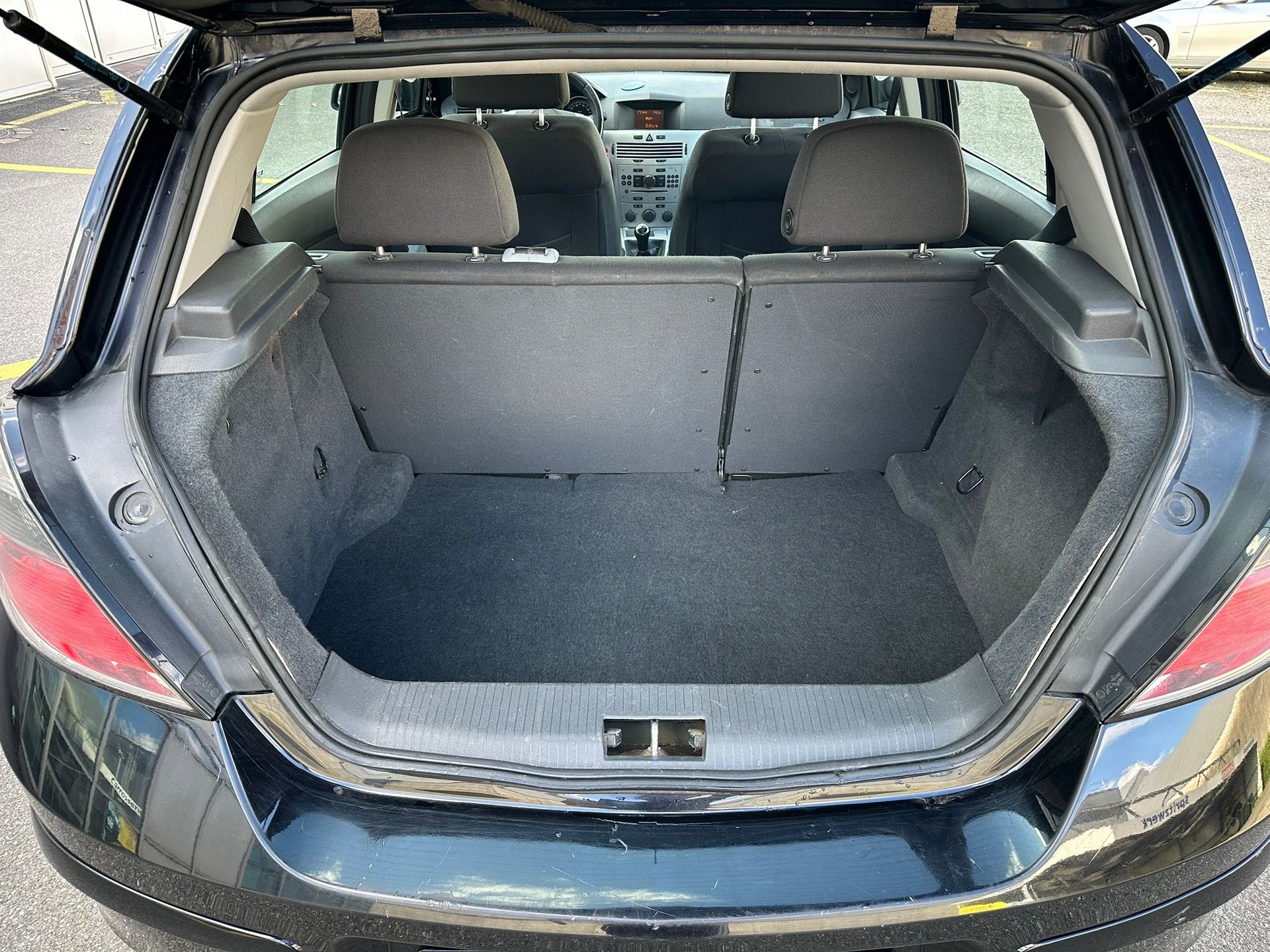 OPEL Astra 1.6i 16V Enjoy-image-13