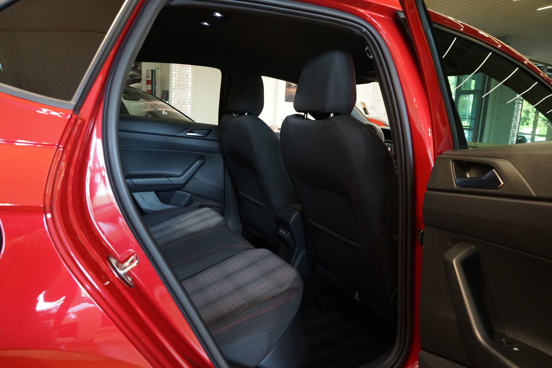 VW Polo 2.0 TSI GTI DSG Kings Red Metallic-image-18