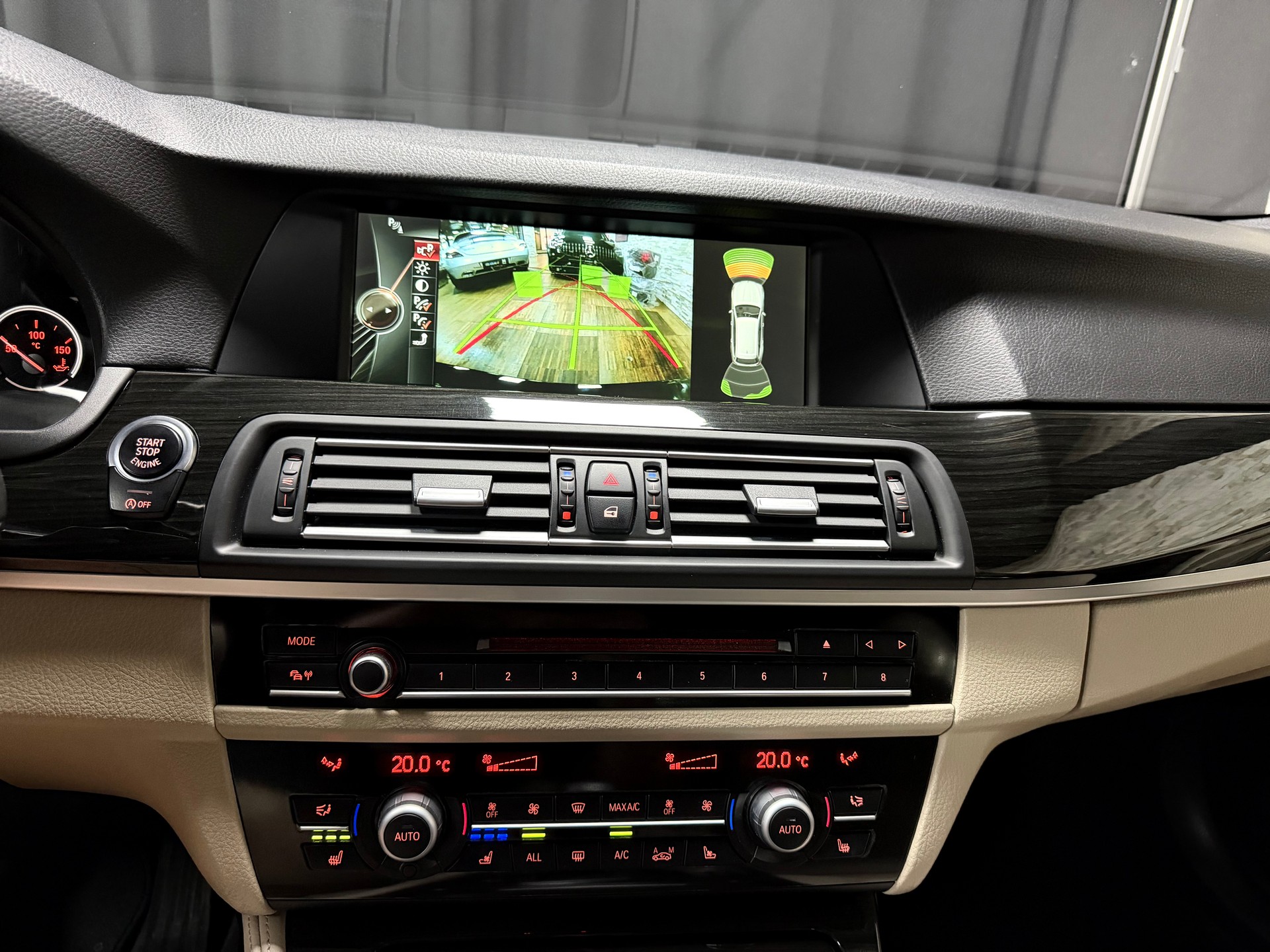BMW M550d xDrive Touring Steptronic-image-17