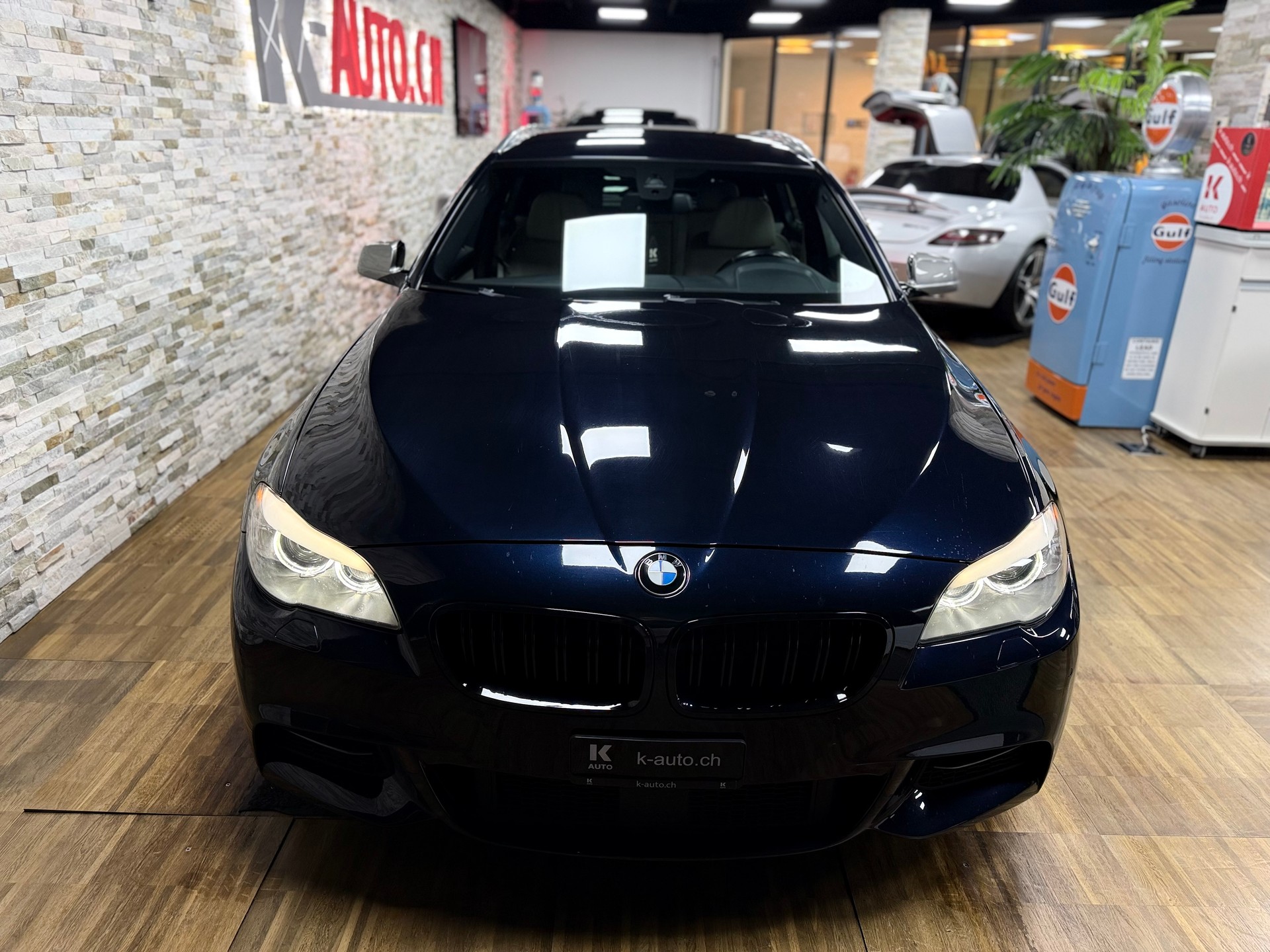 BMW M550d xDrive Touring Steptronic-image-5