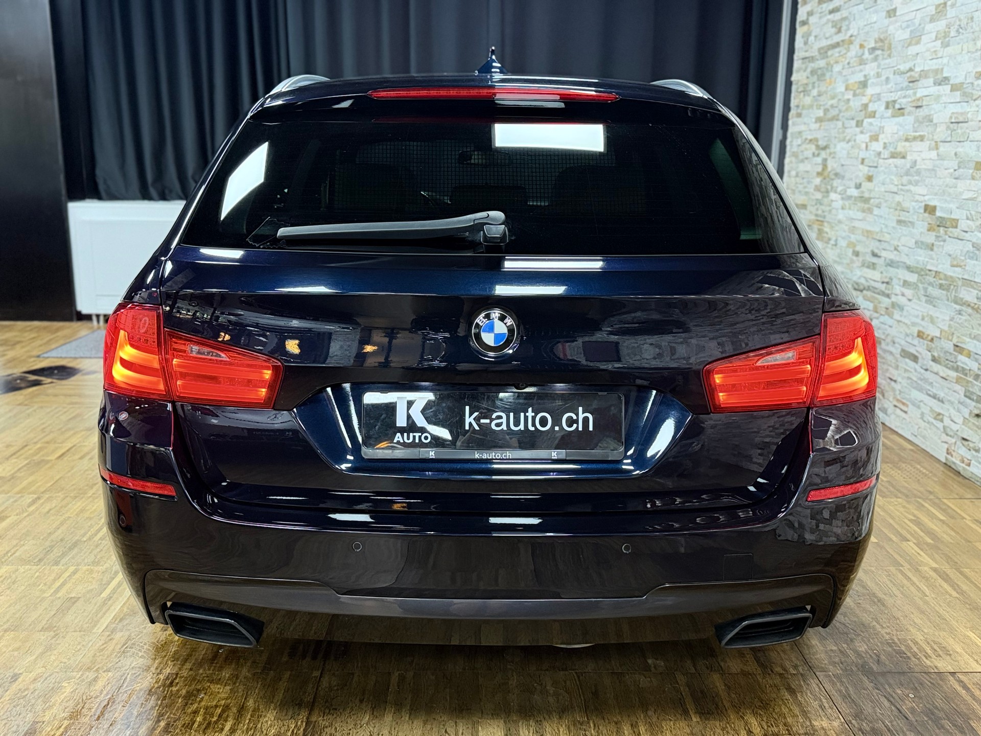 BMW M550d xDrive Touring Steptronic-image-3