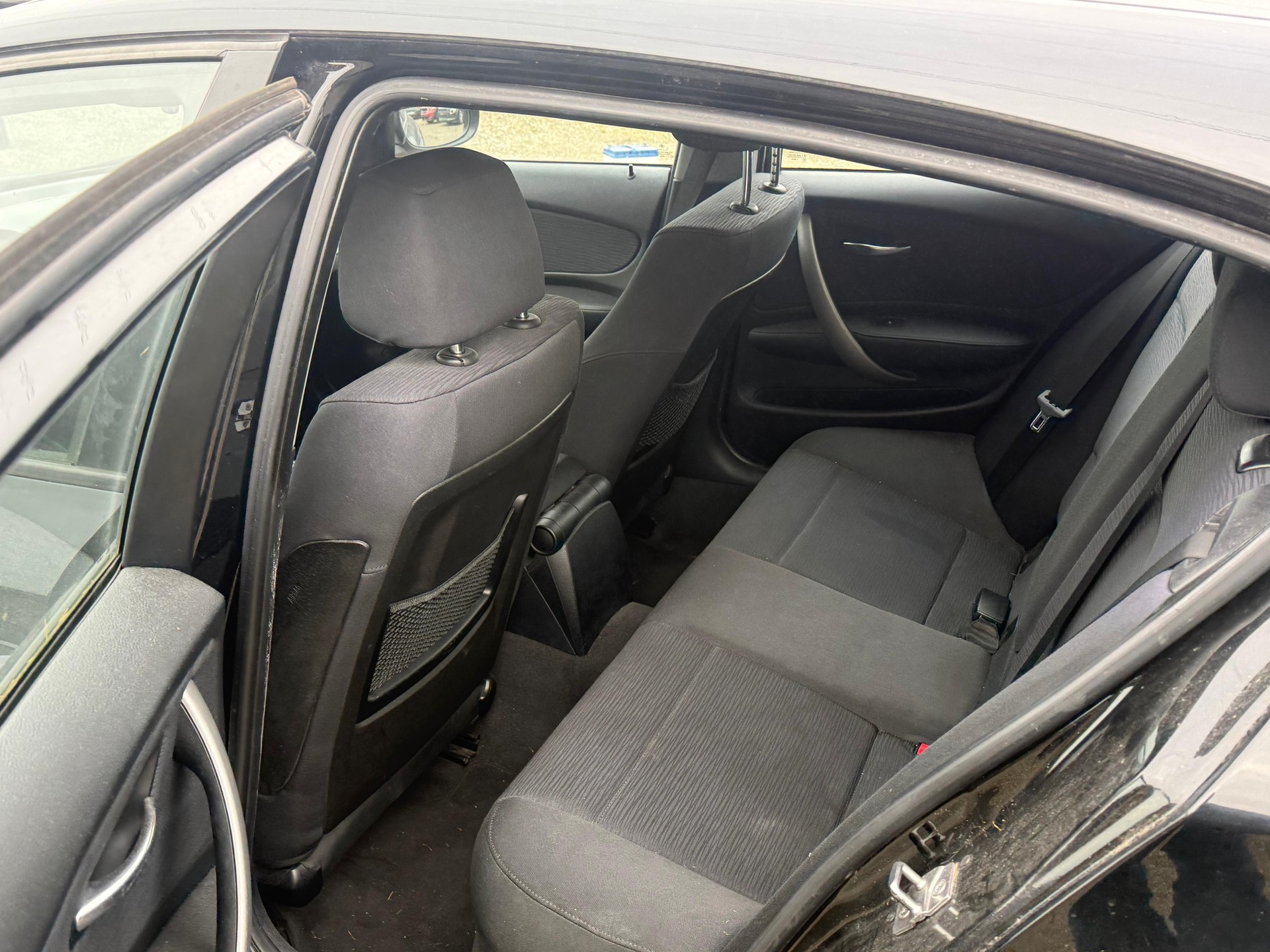 BMW 116i-image-7