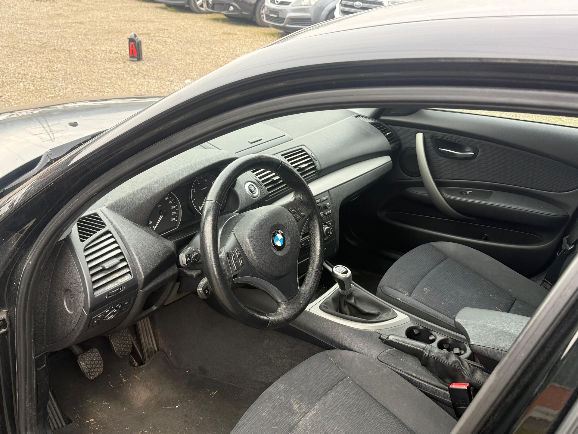 BMW 116i-image-5
