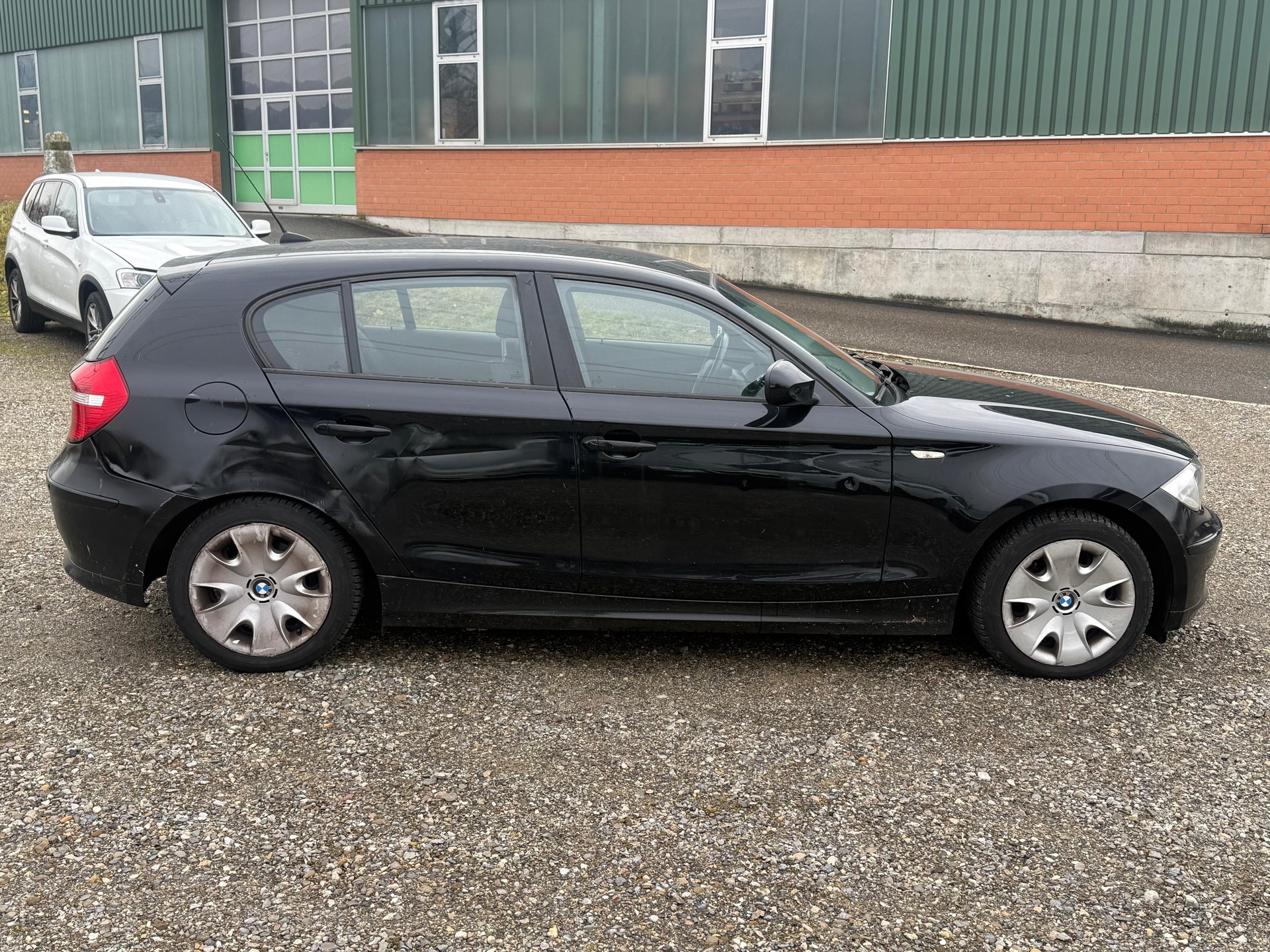 BMW 116i-image-9