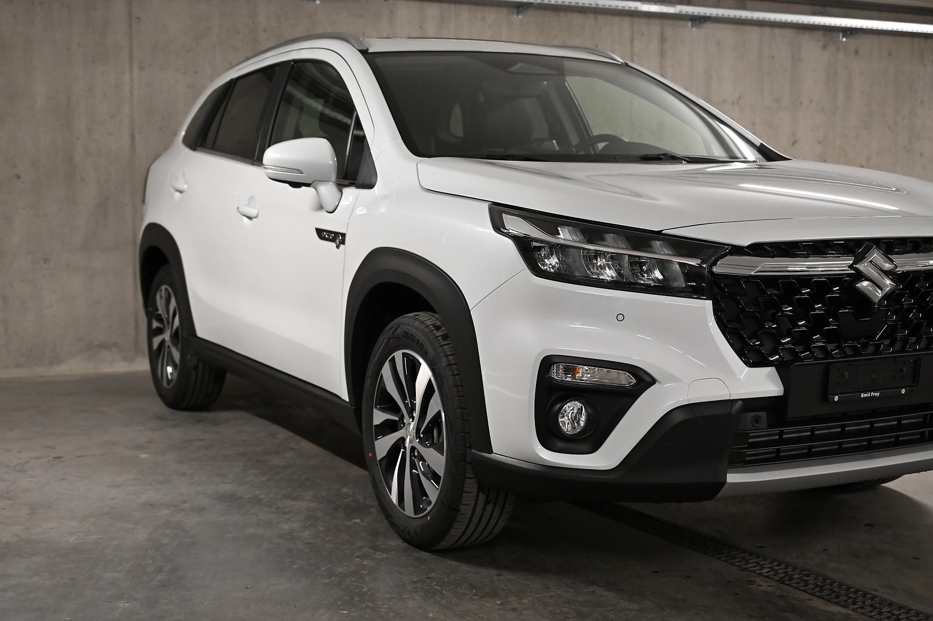 SUZUKI S-Cross 1.4 T Sakura Top Hybrid 4x4-showroom-element-3