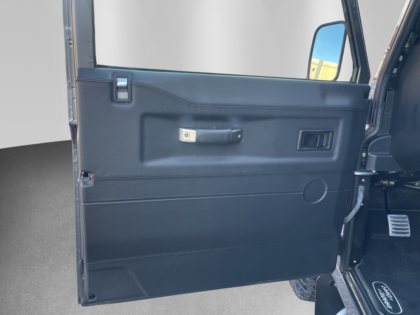 LAND ROVER Defender 110 2.2 TD4 Station Wagon Adventure-image-7