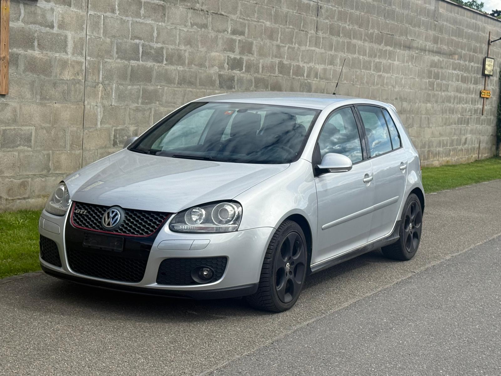 VW Golf 2.0 TFSI GTI-image-0