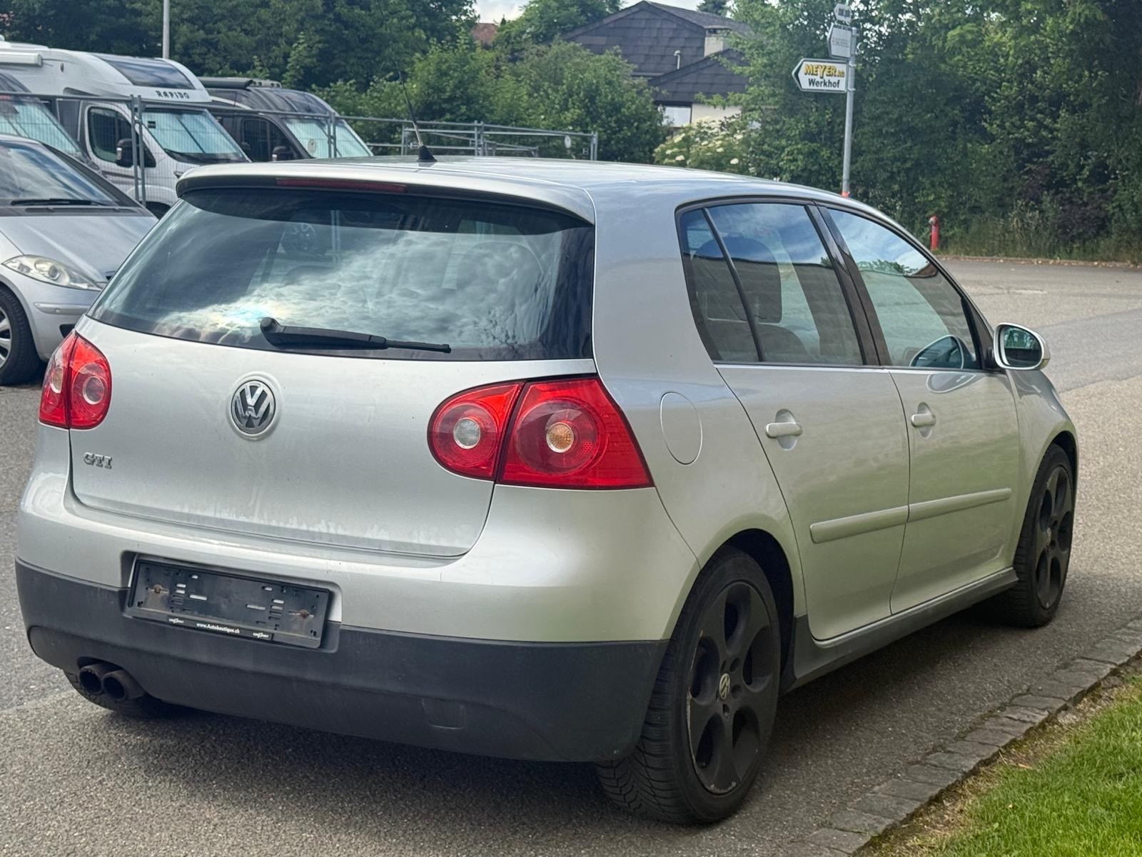 VW Golf 2.0 TFSI GTI-image-2