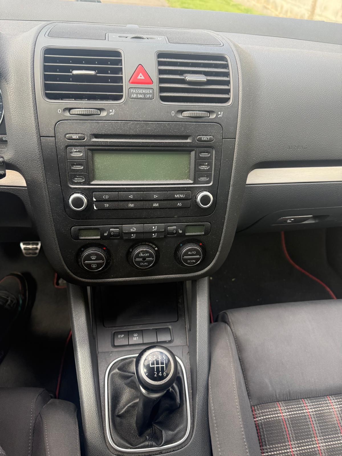 VW Golf 2.0 TFSI GTI-image-10