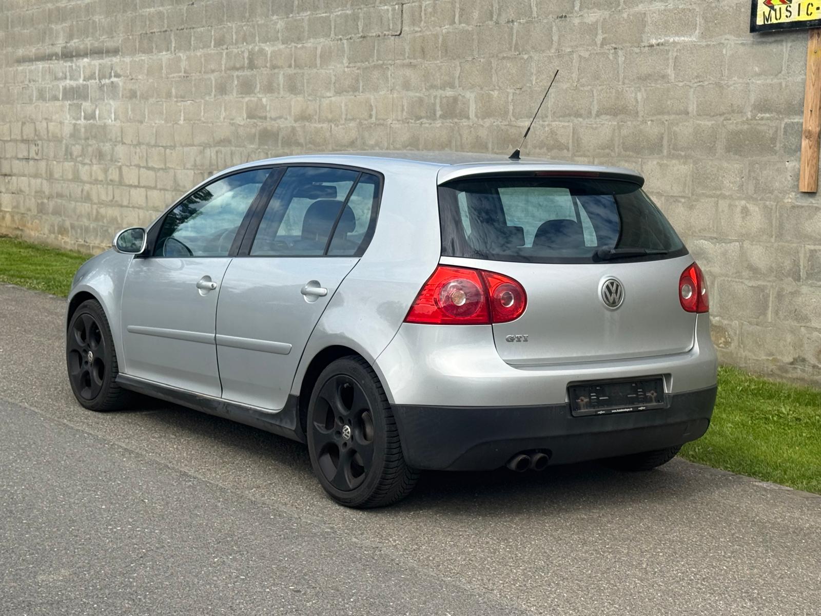 VW Golf 2.0 TFSI GTI-image-4