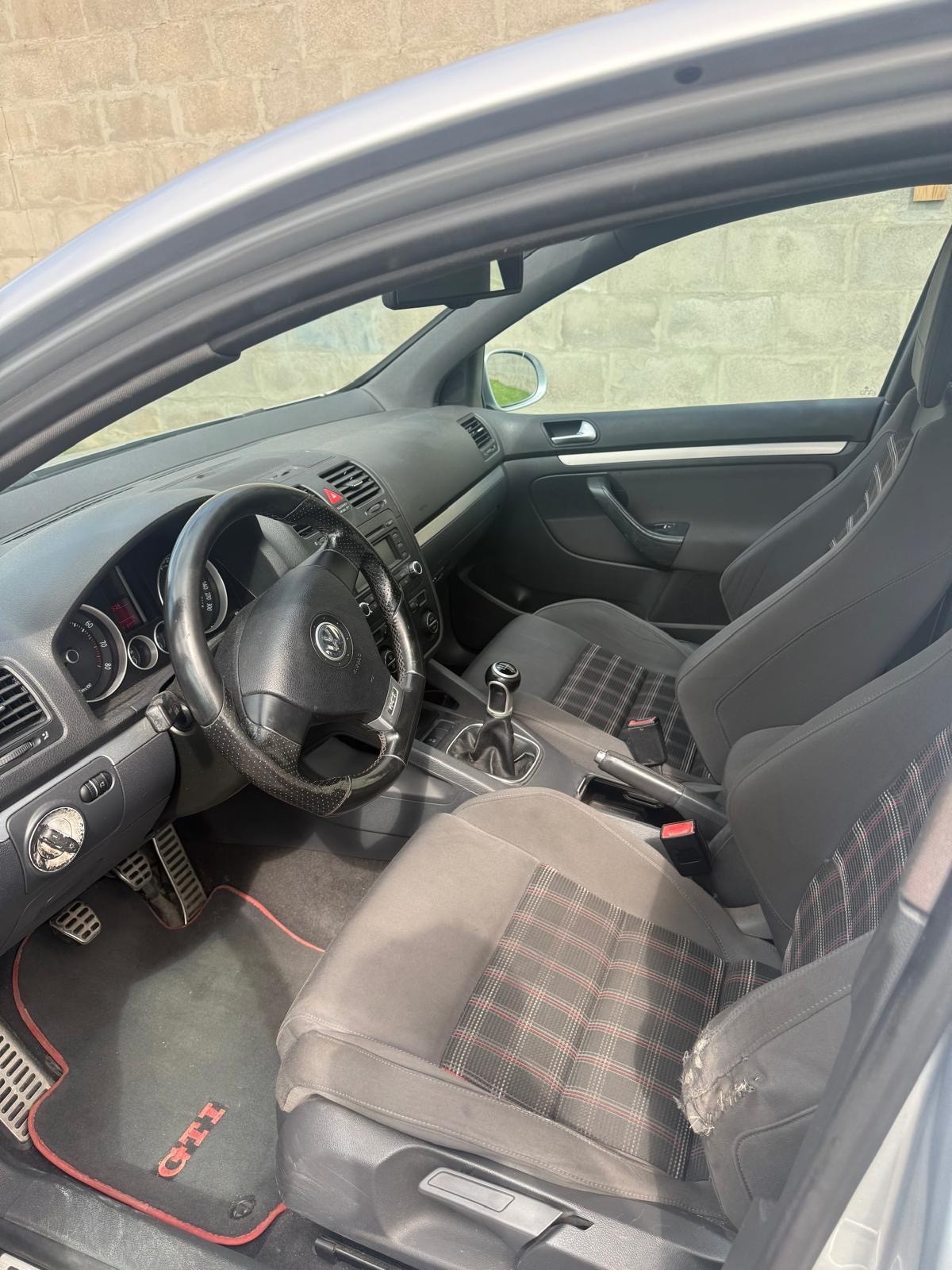 VW Golf 2.0 TFSI GTI-image-8