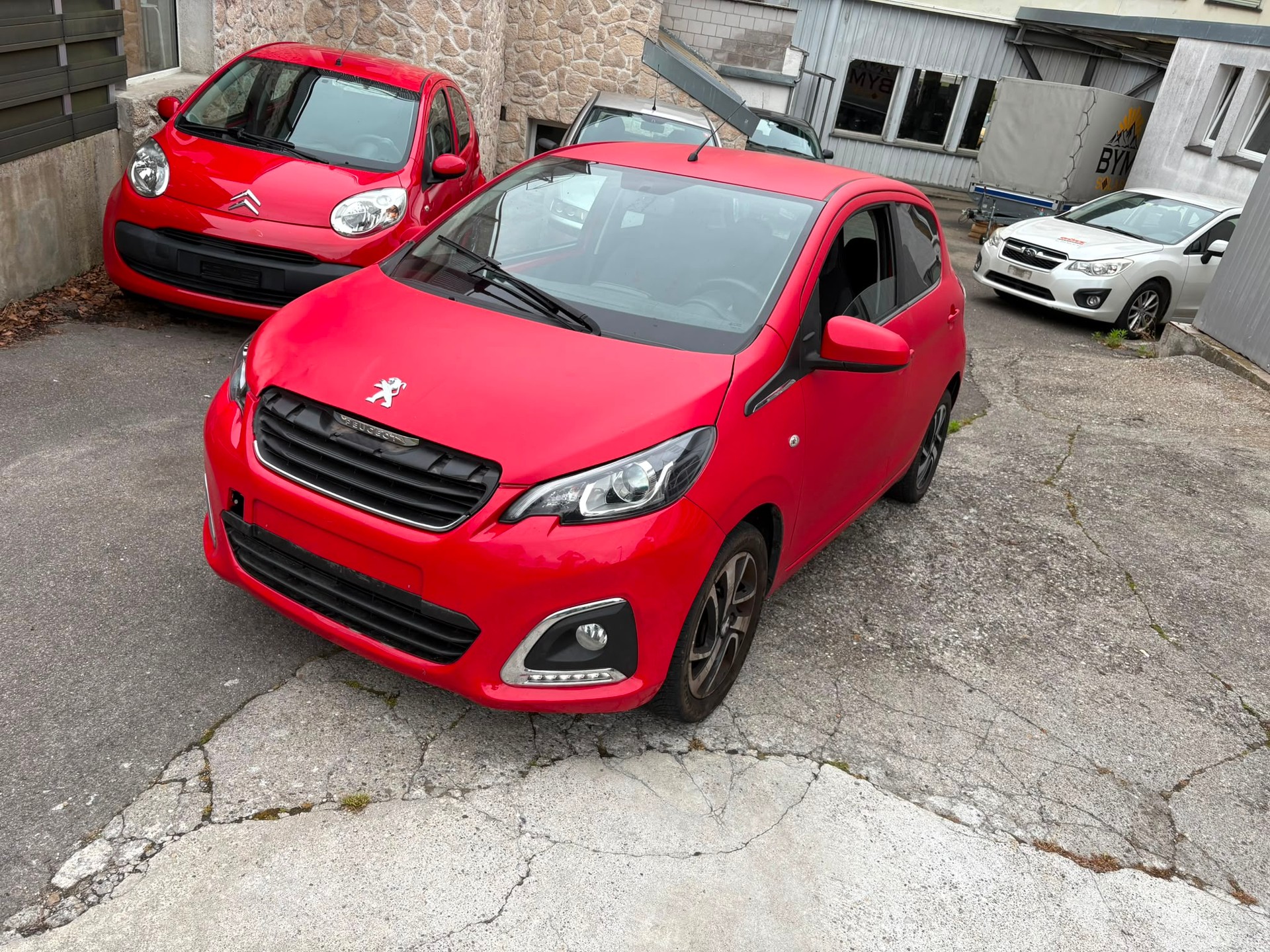 PEUGEOT 108 1.0 VTi Allure-image-0