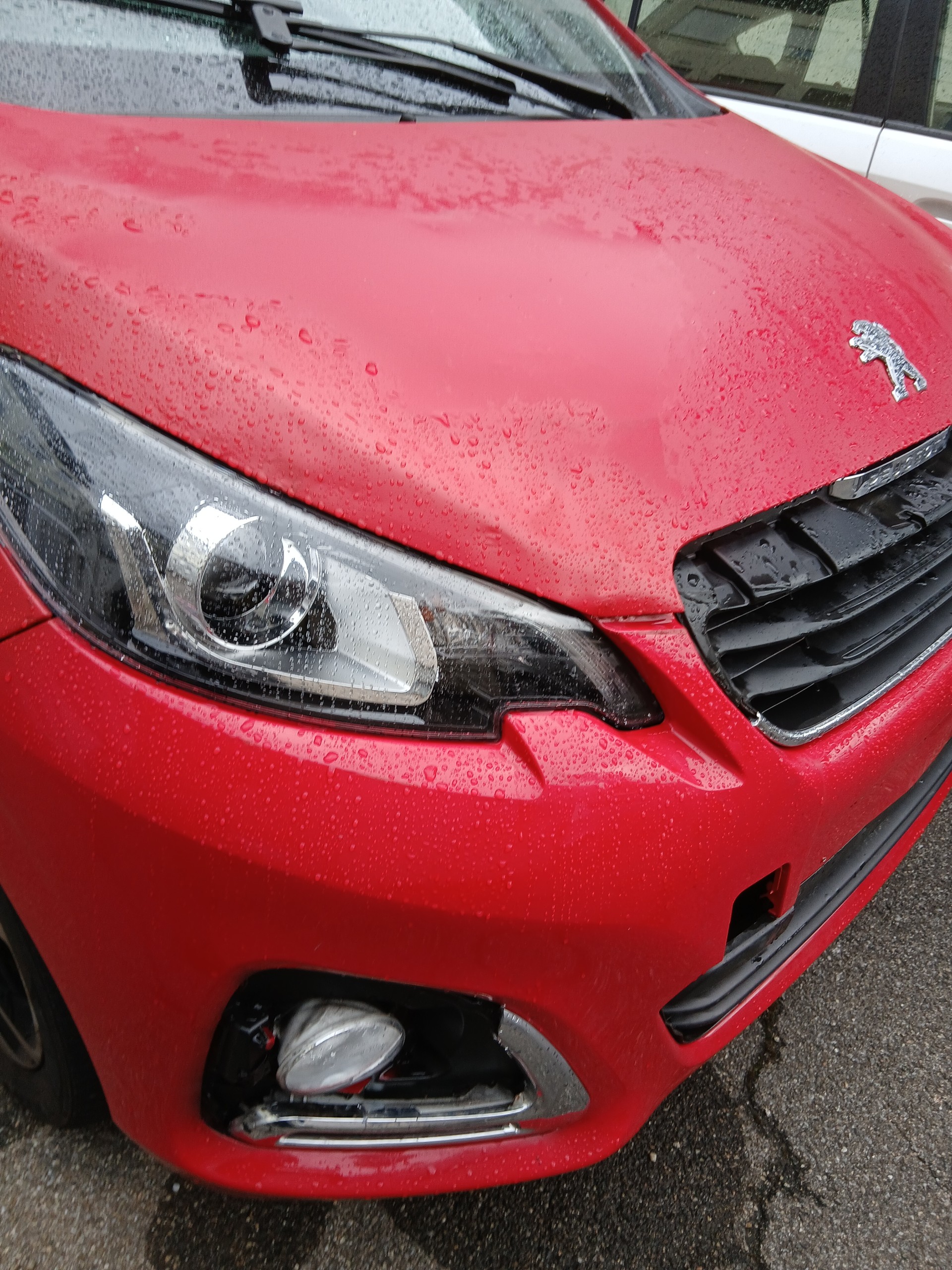 PEUGEOT 108 1.0 VTi Allure-image-4