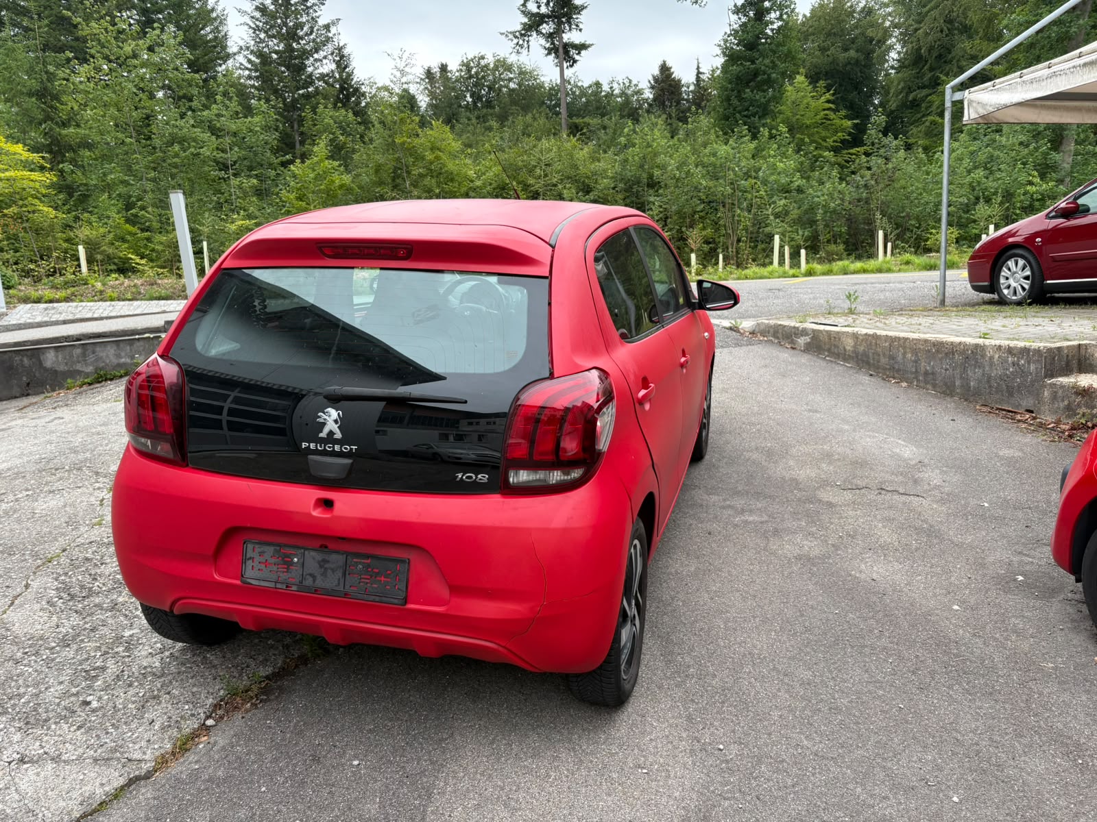 PEUGEOT 108 1.0 VTi Allure-image-2