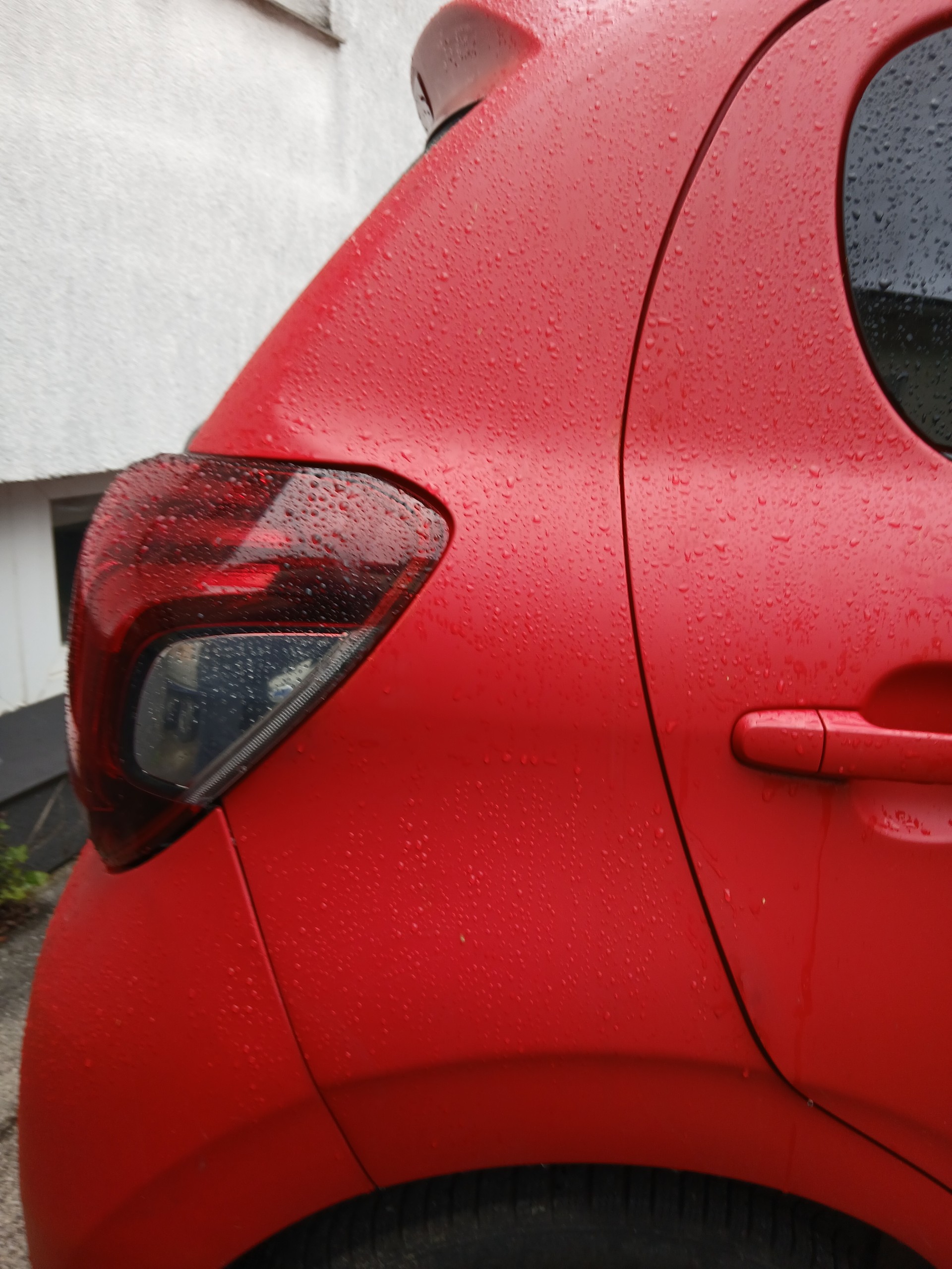 PEUGEOT 108 1.0 VTi Allure-image-6