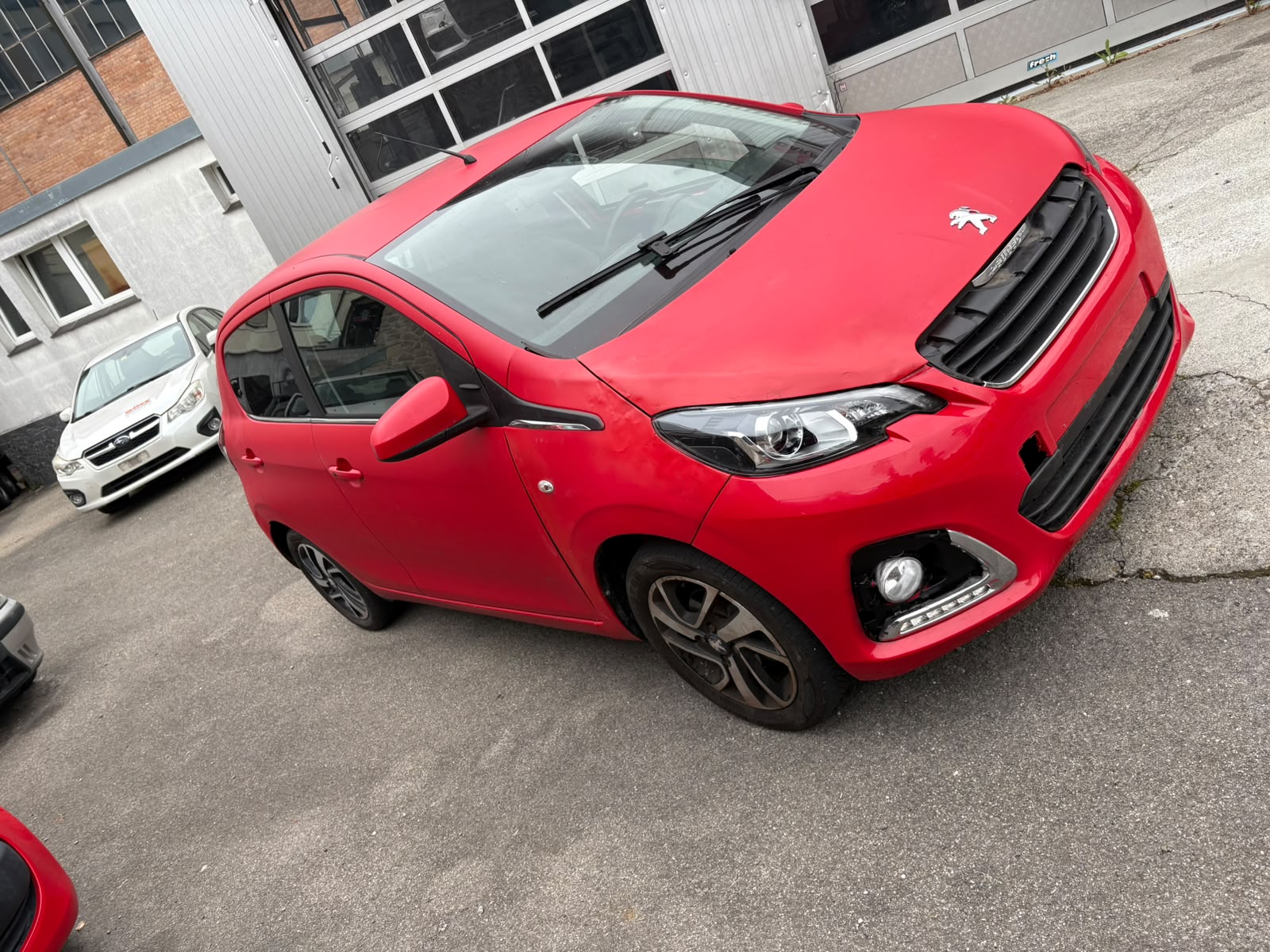 PEUGEOT 108 1.0 VTi Allure-image-3