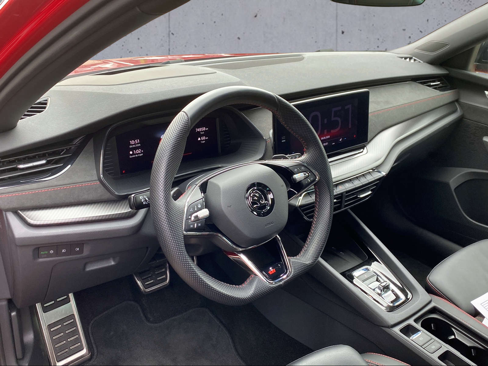 SKODA Octavia Combi 1.4 TSI PHEV DSG RS-image-2