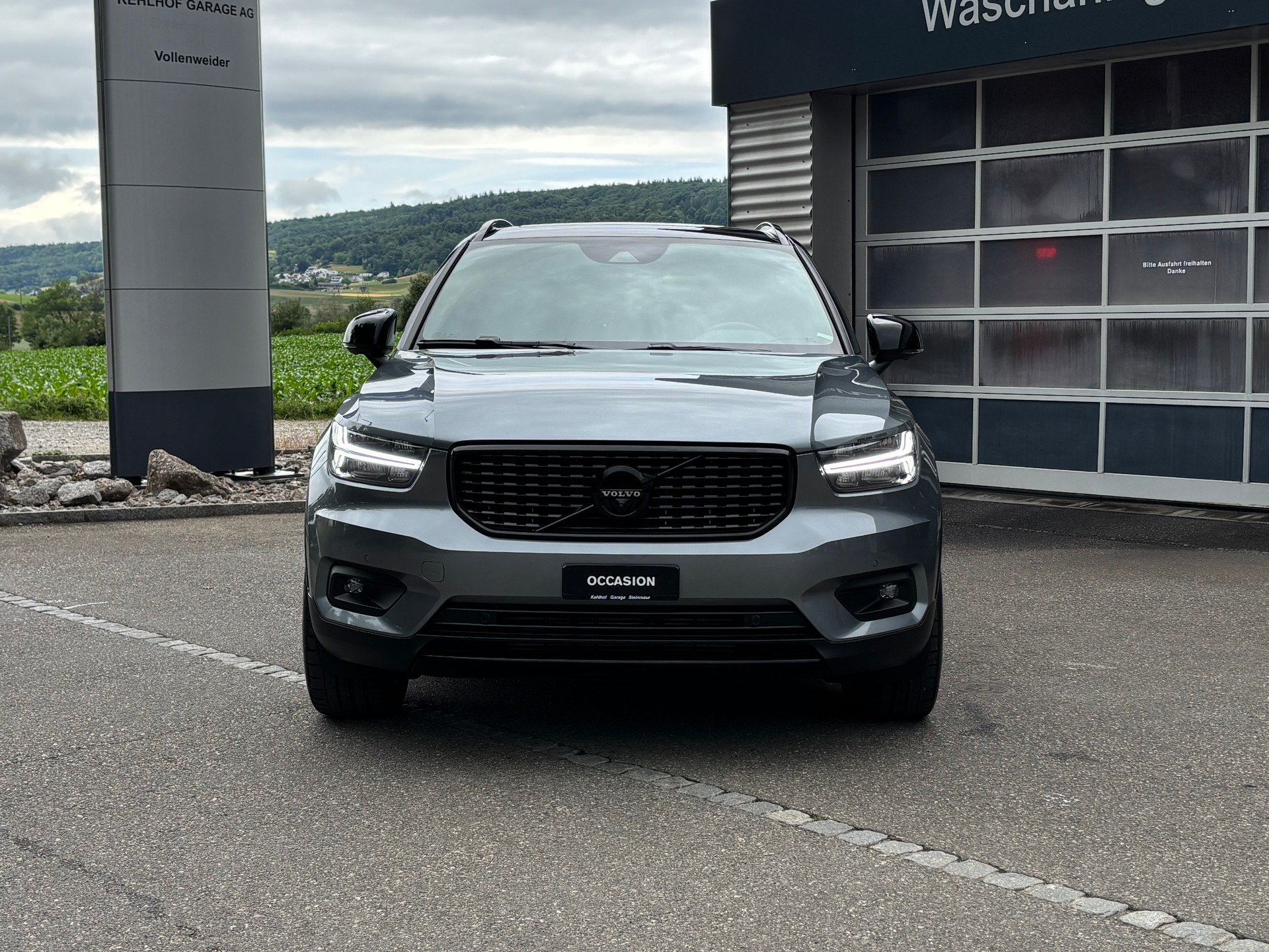 VOLVO XC40 2.0 T5 R-Design AWD-image-7
