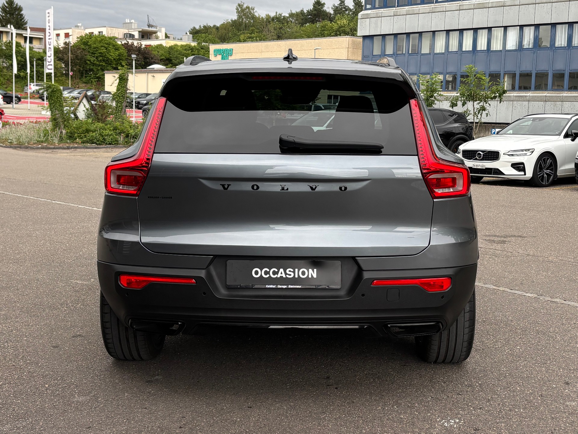 VOLVO XC40 2.0 T5 R-Design AWD-image-8