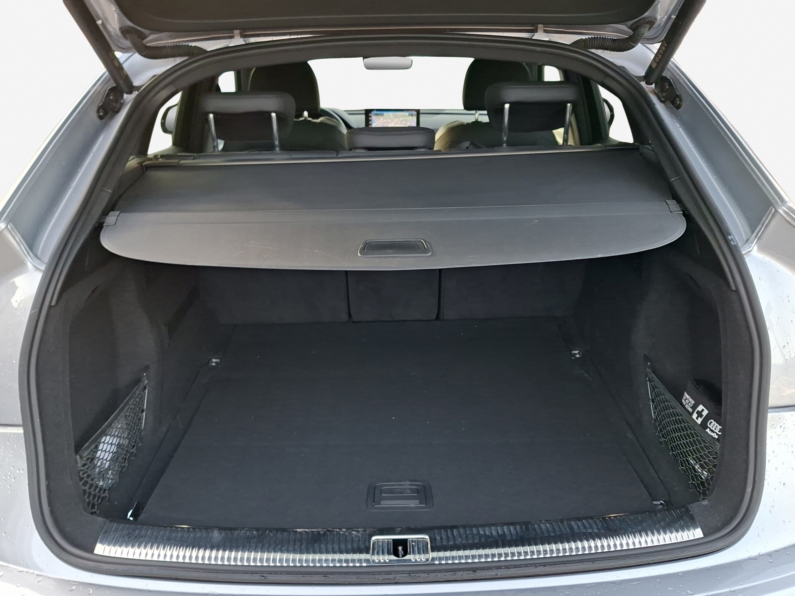 AUDI Q5 Sportback 40 TDI Blackedition quattro S-tronic-image-12