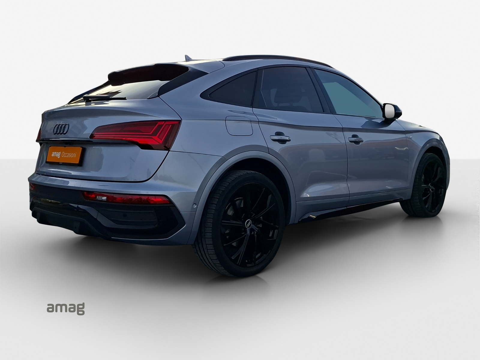 AUDI Q5 Sportback 40 TDI Blackedition quattro S-tronic-image-4