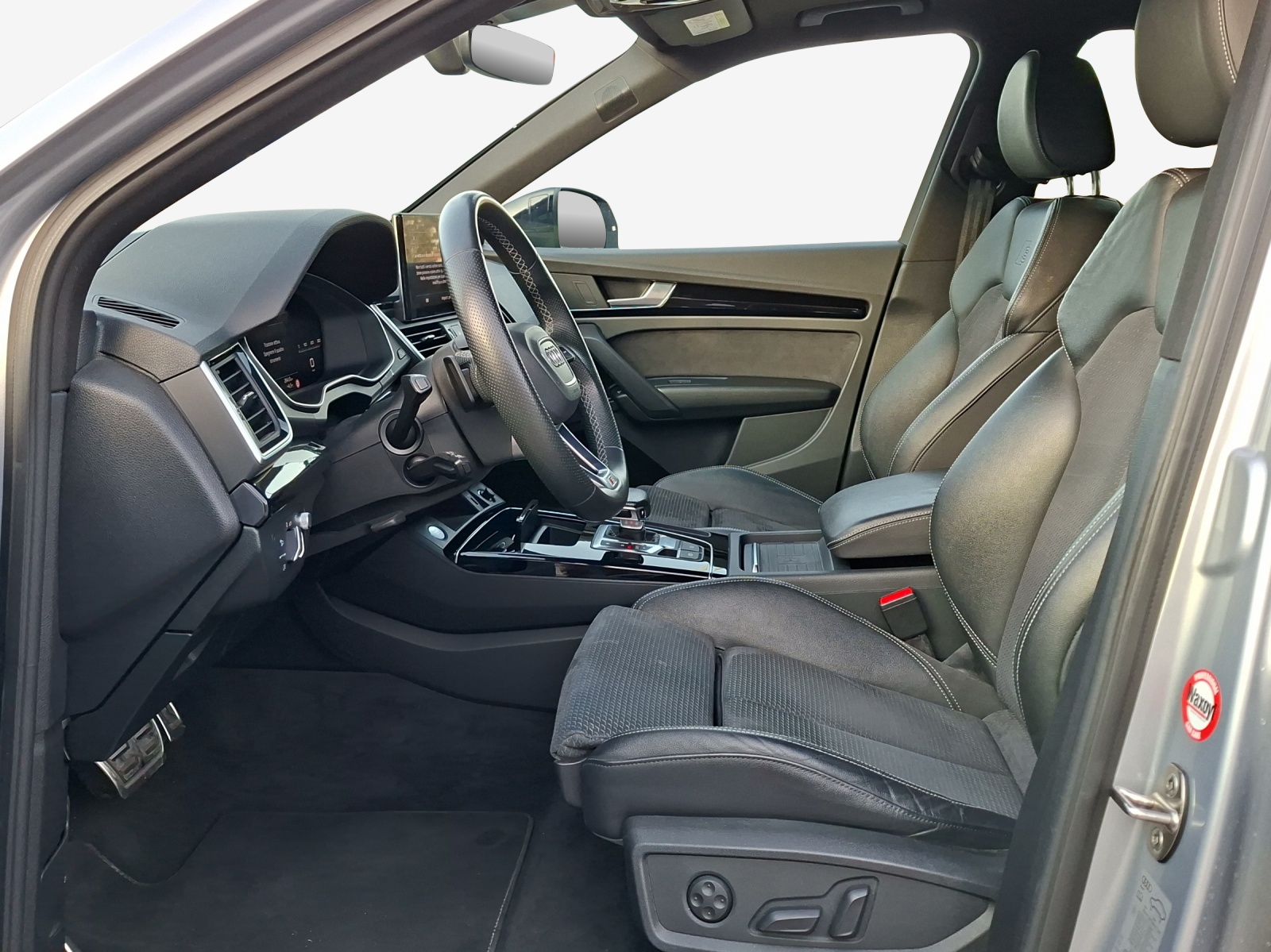 AUDI Q5 Sportback 40 TDI Blackedition quattro S-tronic-image-7