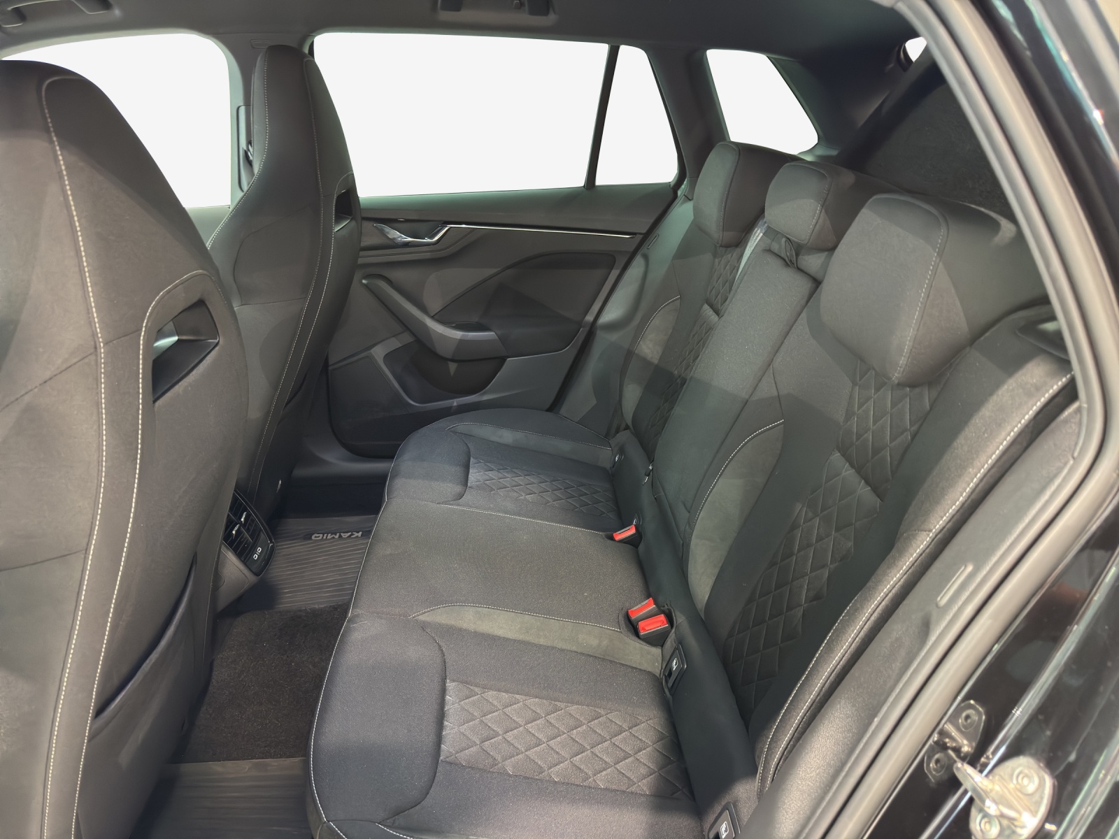 SKODA Kamiq 1.0 TSI Style DSG-image-11