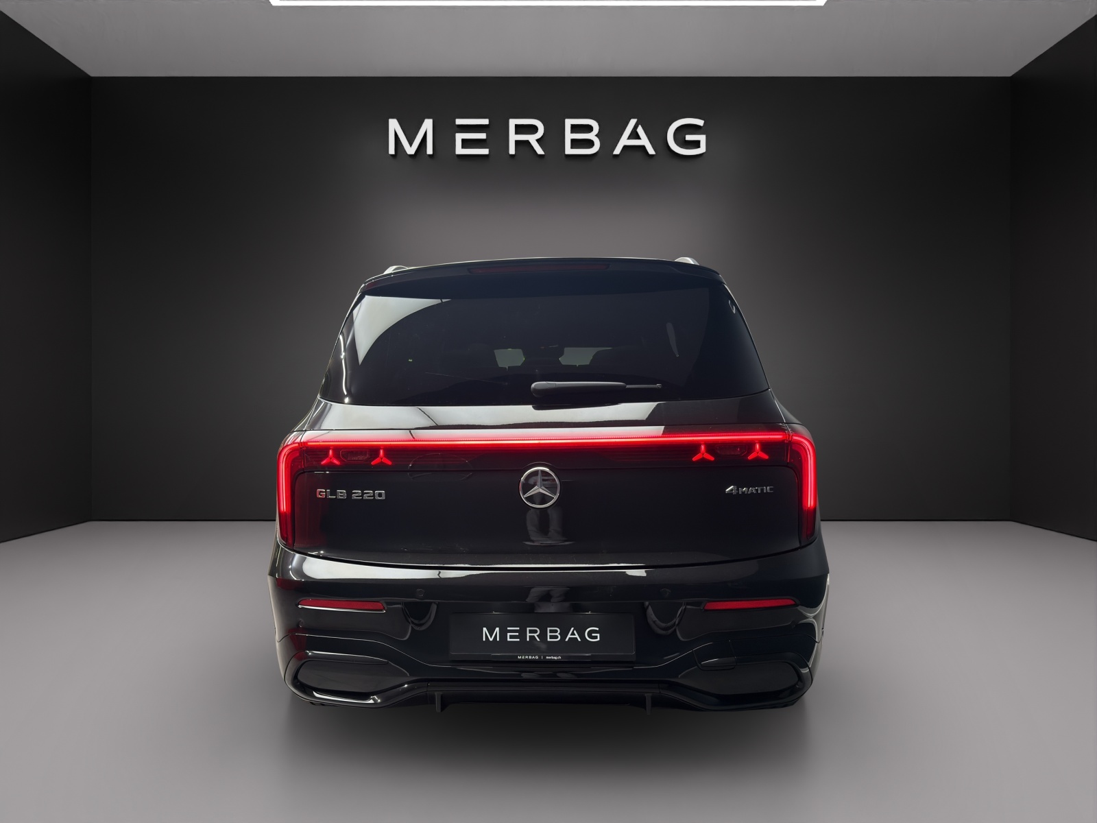 MERCEDES-BENZ GLB 220 4MATIC-image-4