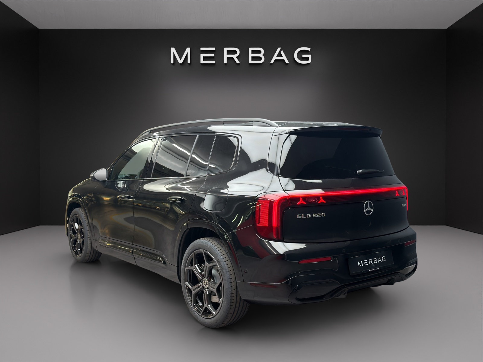 MERCEDES-BENZ GLB 220 4MATIC-image-3